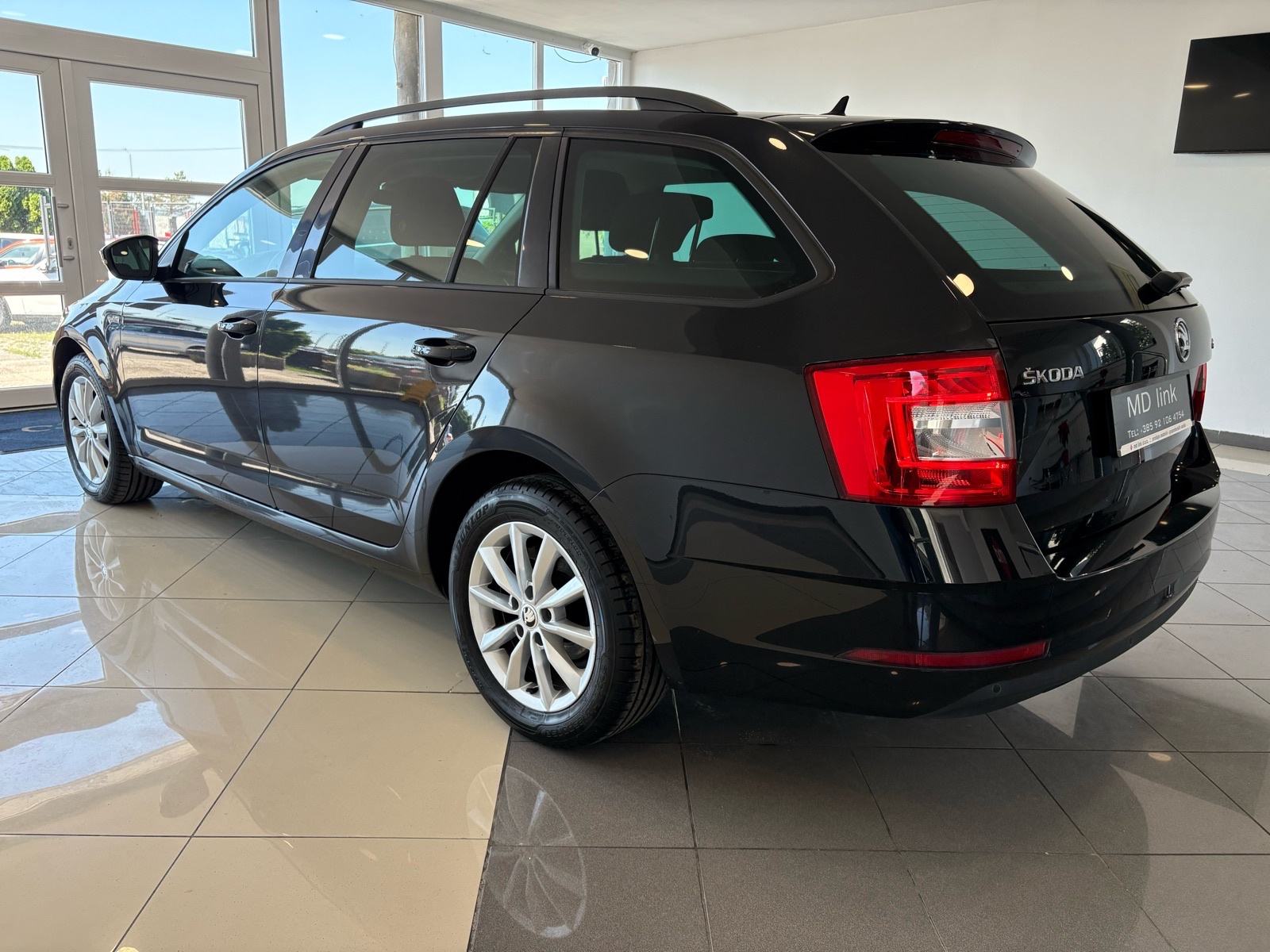 Škoda Octavia Combi 1,6 TDI Ambition, fotografija 17