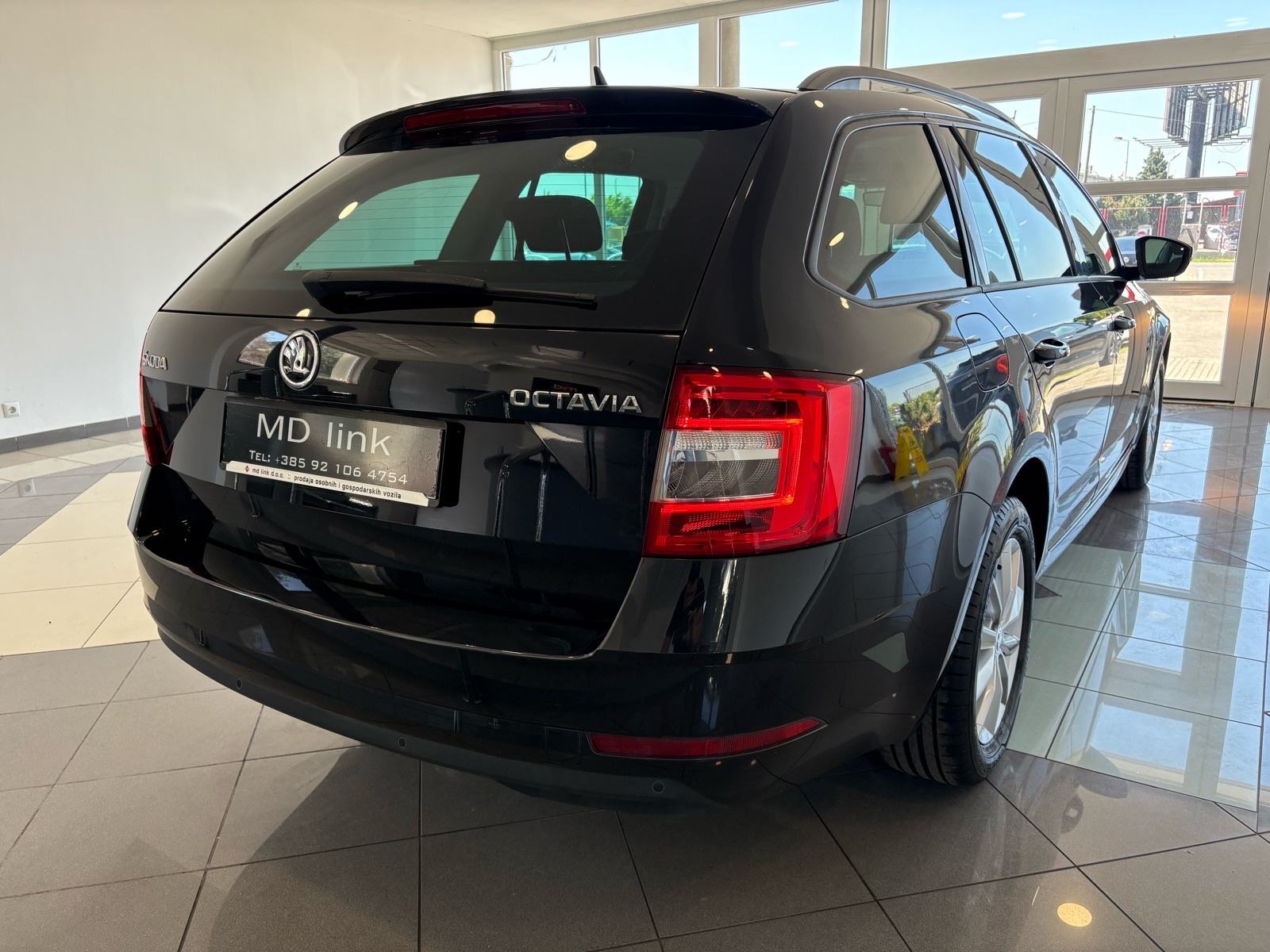 Škoda Octavia Combi 1,6 TDI Ambition, fotografija 18