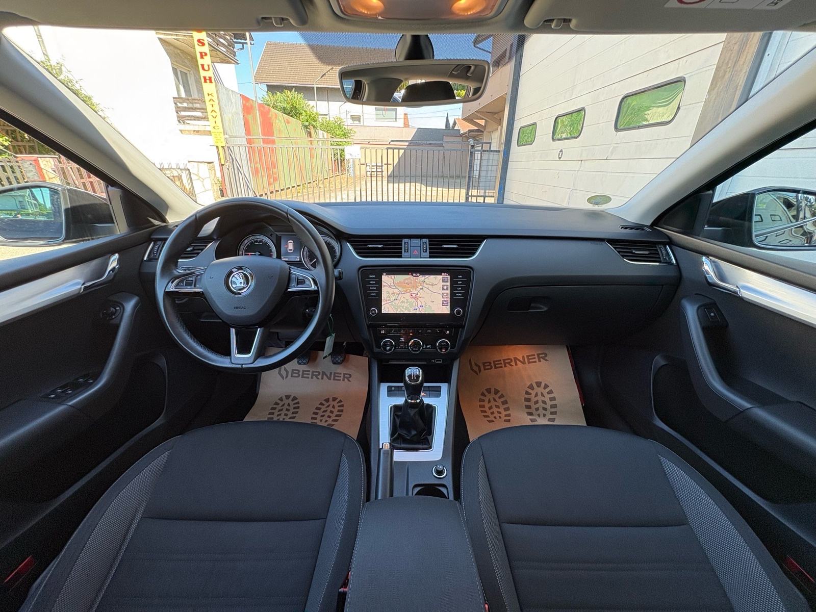 Škoda Octavia Combi 1,6 TDI Ambition, fotografija 13