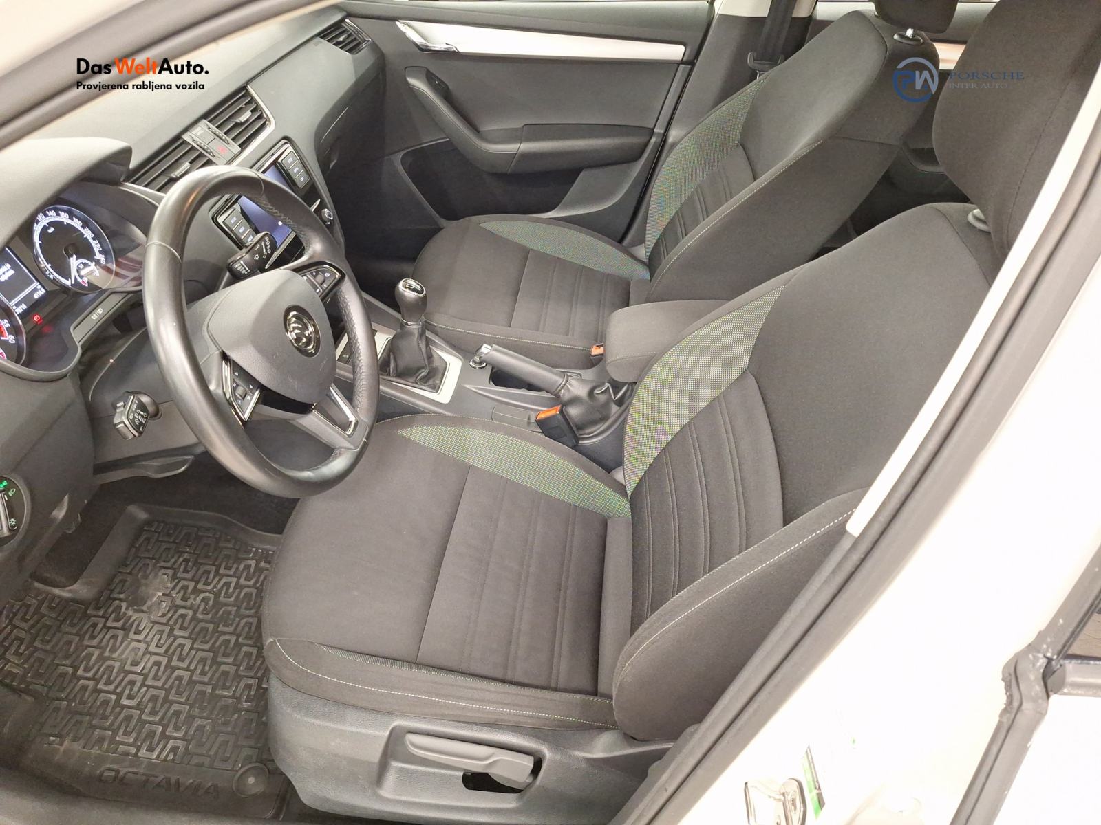 Škoda Octavia Combi 1.6 TDI Ambition, fotografija 14