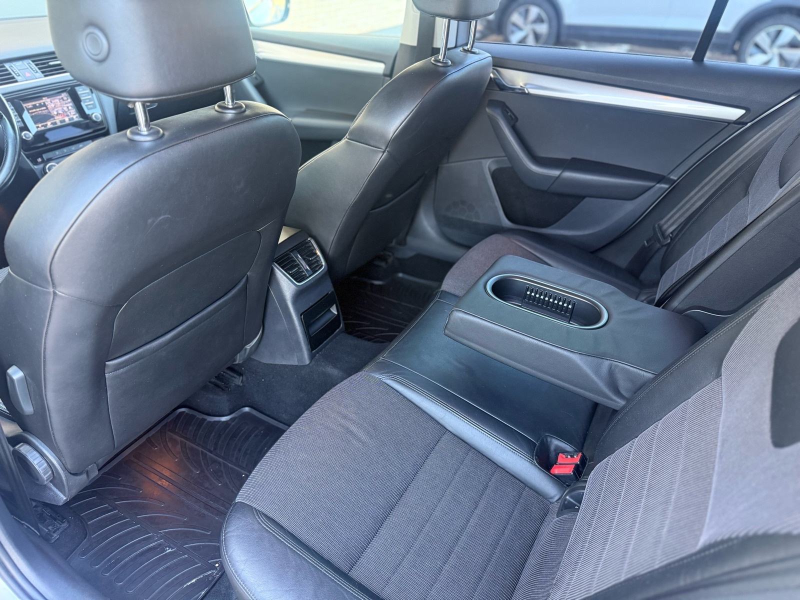 Škoda Octavia 1.6 TDI DSG 2014 | NAVI | Automatik | Alu 17”, fotografija 19
