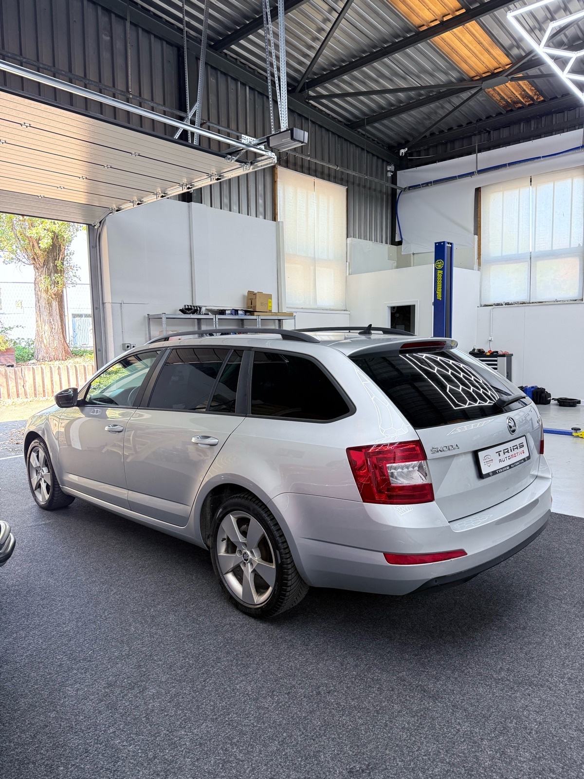 Škoda Octavia Combi 1,6 TDI automatik, fotografija 4