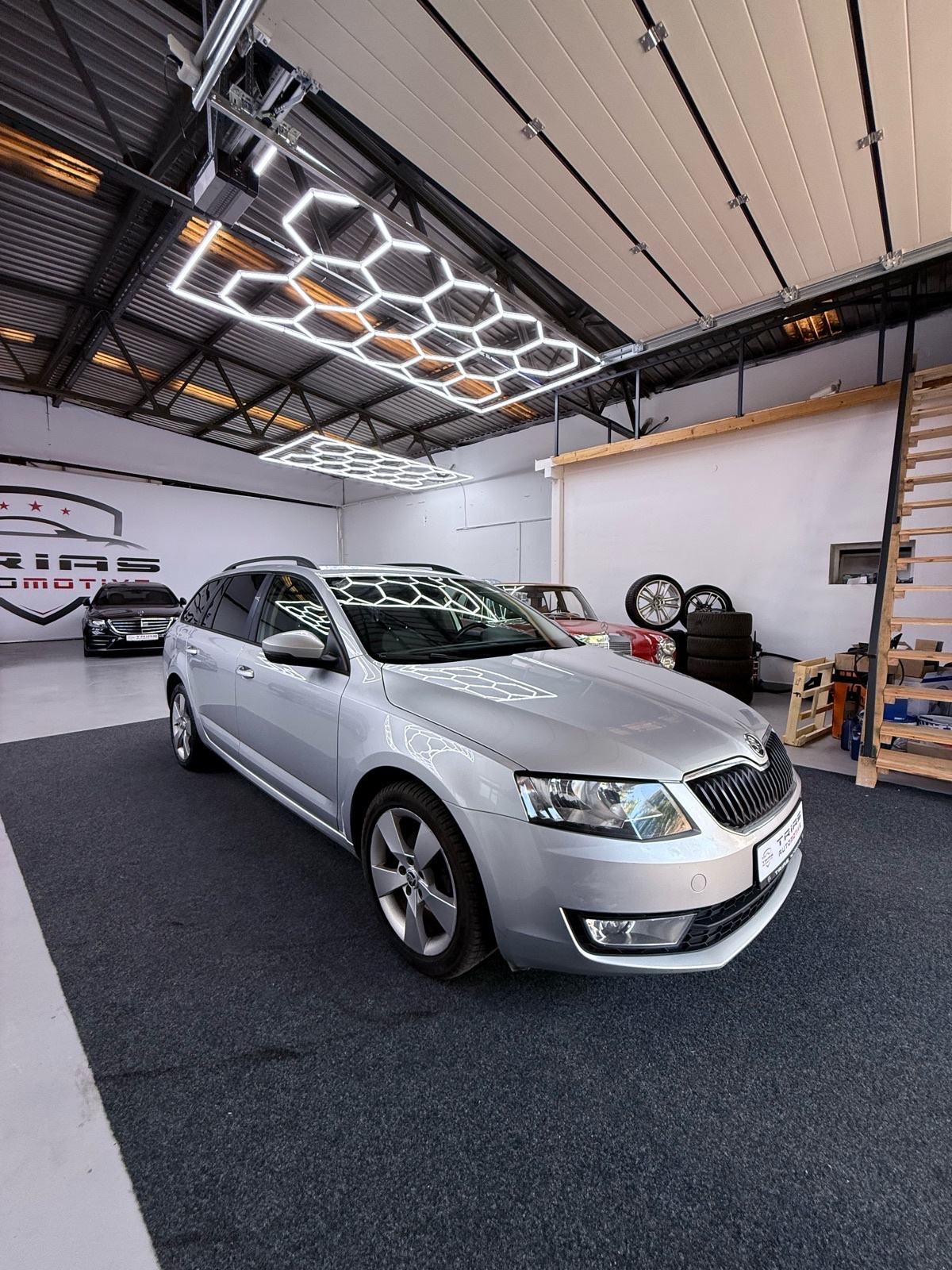 Škoda Octavia Combi 1,6 TDI automatik, fotografija 2