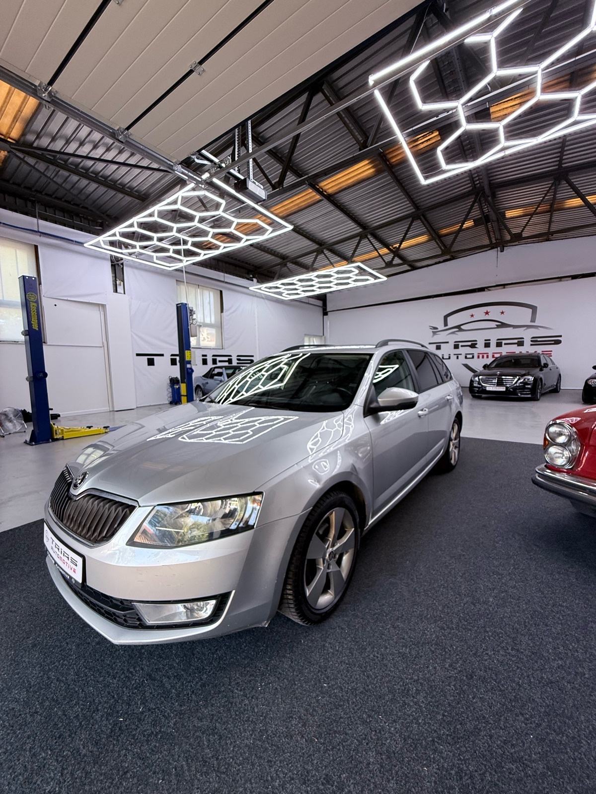 Škoda Octavia Combi 1,6 TDI automatik, fotografija 3