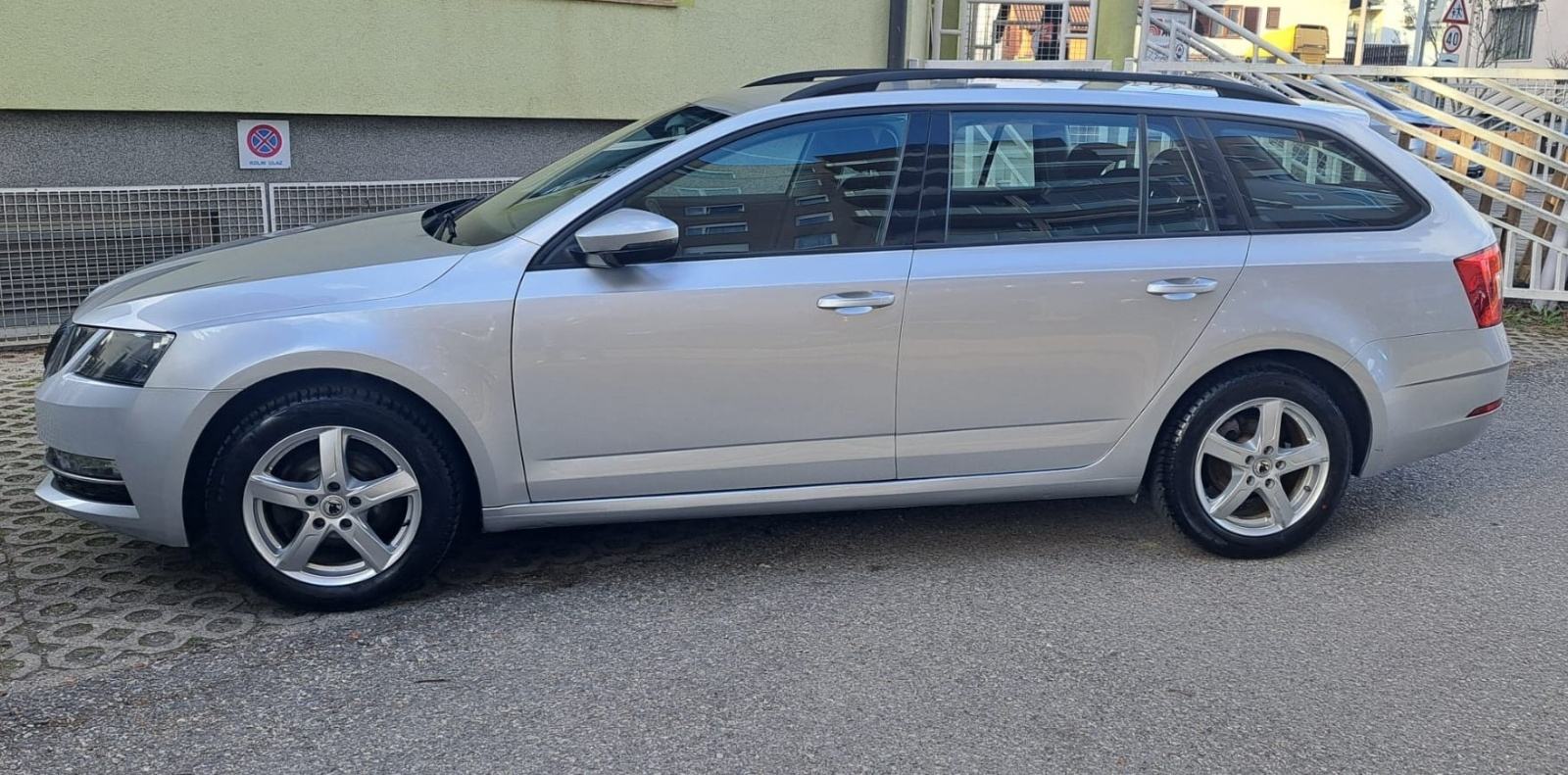 Škoda Octavia Combi TDI DIESEL 115KS ALU,TEMPOMAT,NAVI,LED, pogled izvana - slika 2
