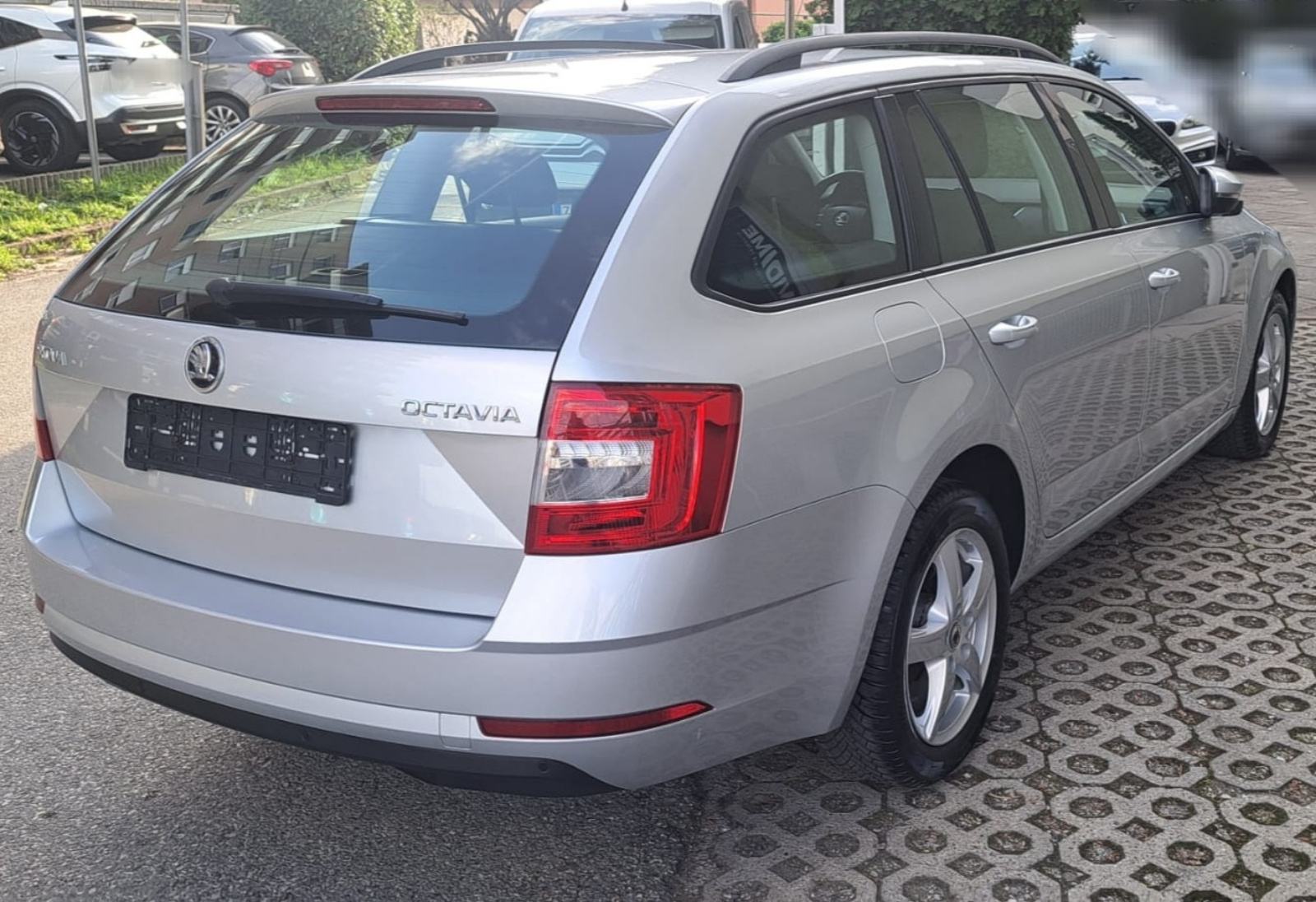 Škoda Octavia Combi TDI DIESEL 115KS ALU,TEMPOMAT,NAVI,LED, pogled izvana - slika 5