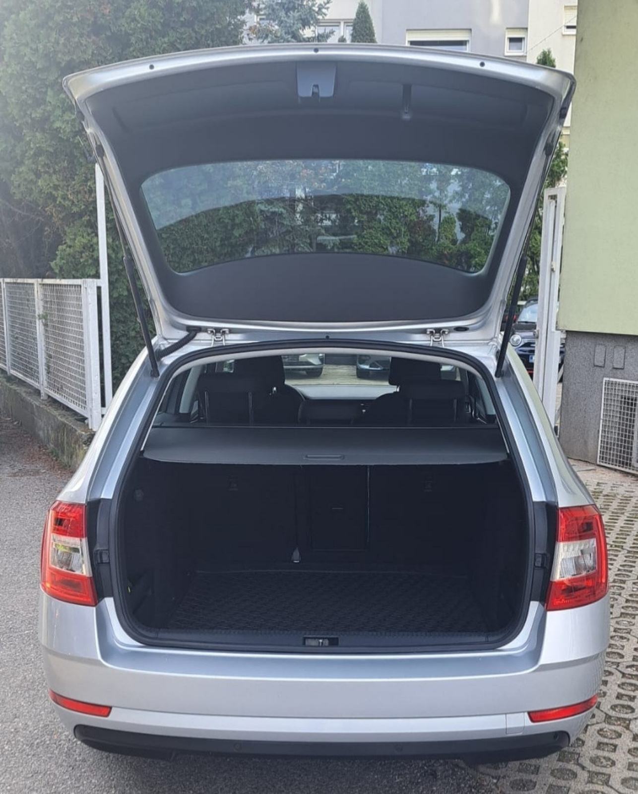 Škoda Octavia Combi TDI DIESEL 115KS ALU,TEMPOMAT,NAVI,LED, fotografija 10