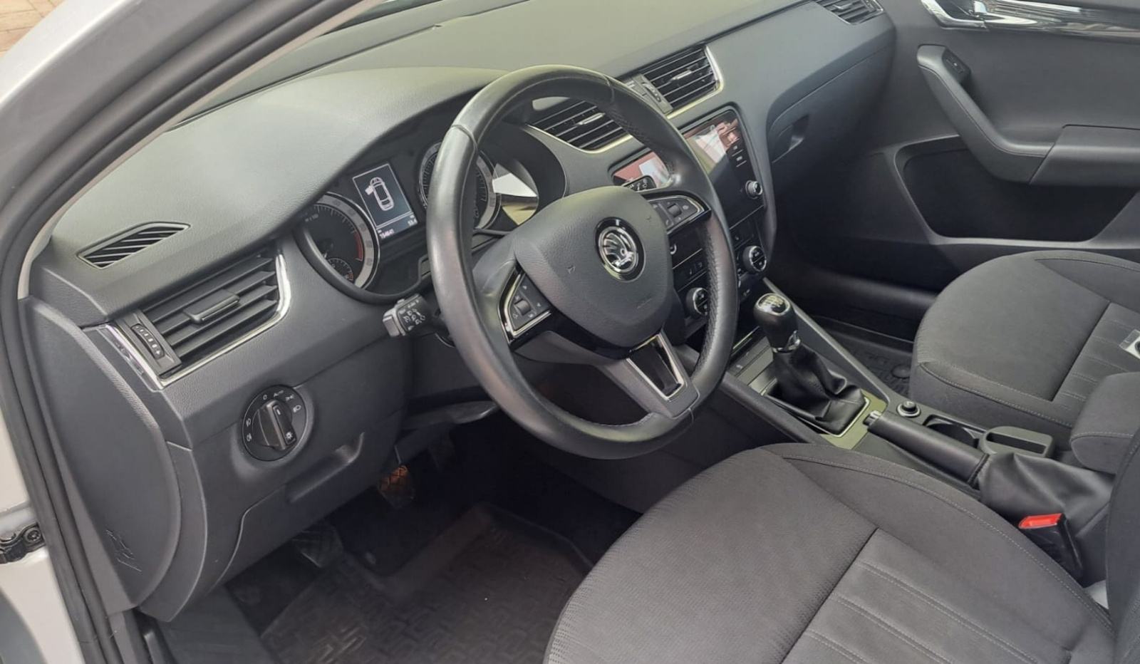 Škoda Octavia Combi TDI DIESEL 115KS ALU,TEMPOMAT,NAVI,LED, fotografija 11