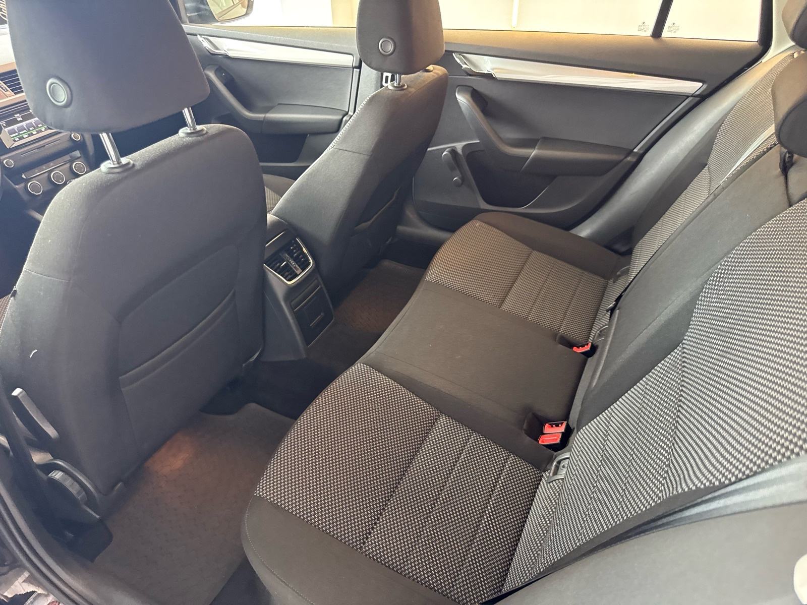 Škoda Octavia Combi 1,6 TDI DSG Ambition 2016.; 128 tkm; 1. vl.;, fotografija 8