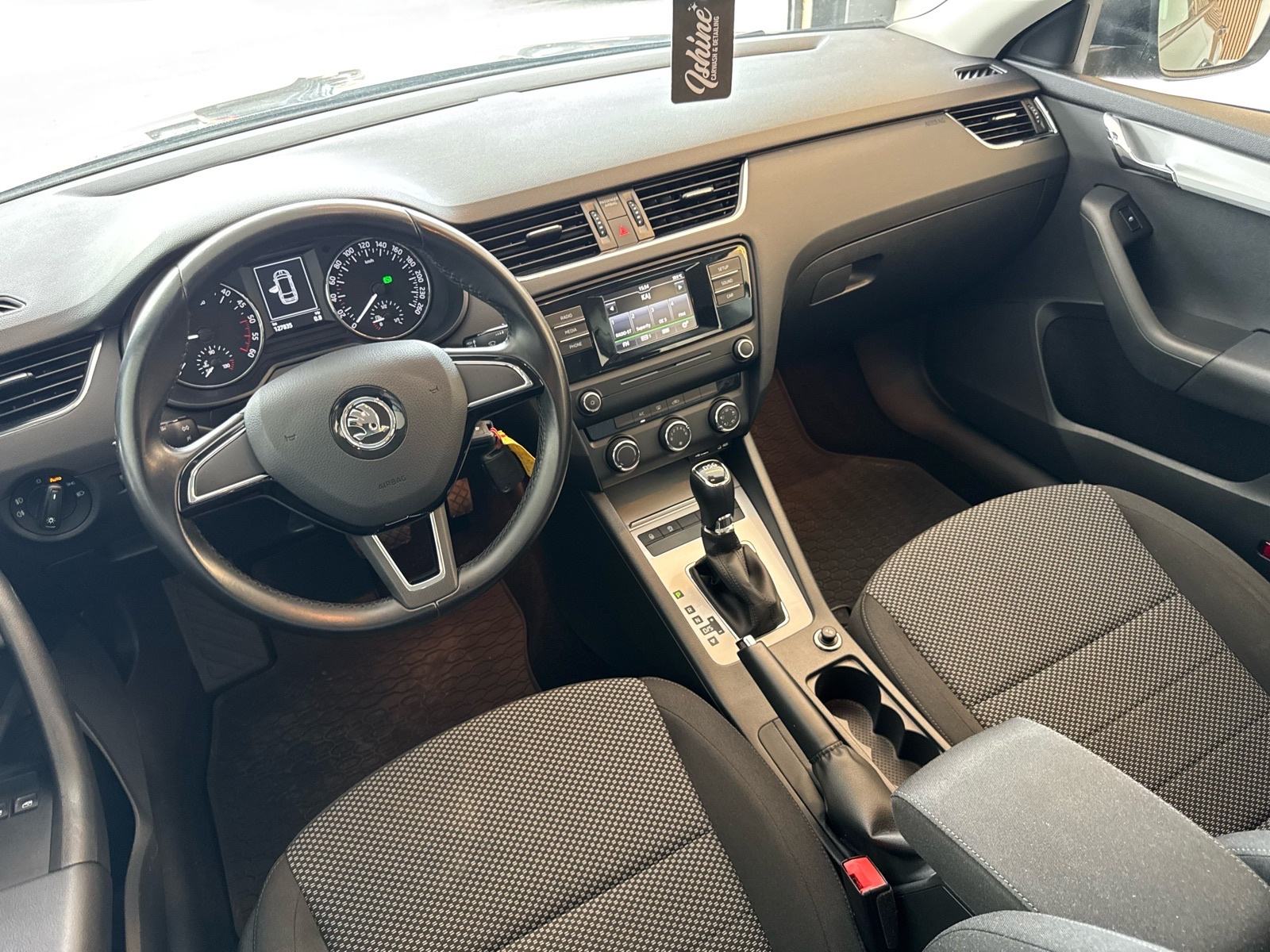 Škoda Octavia Combi 1,6 TDI DSG Ambition 2016.; 128 tkm; 1. vl.;, fotografija 9