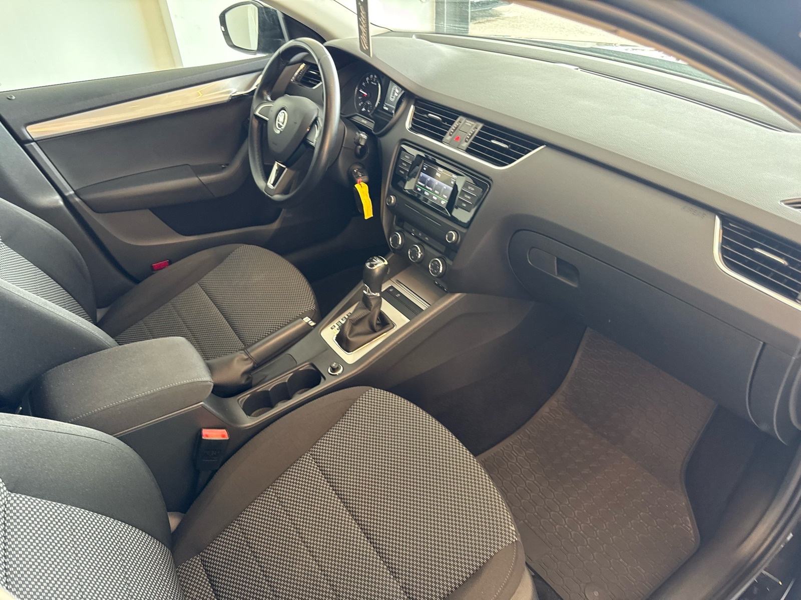 Škoda Octavia Combi 1,6 TDI DSG Ambition 2016.; 128 tkm; 1. vl.;, fotografija 10