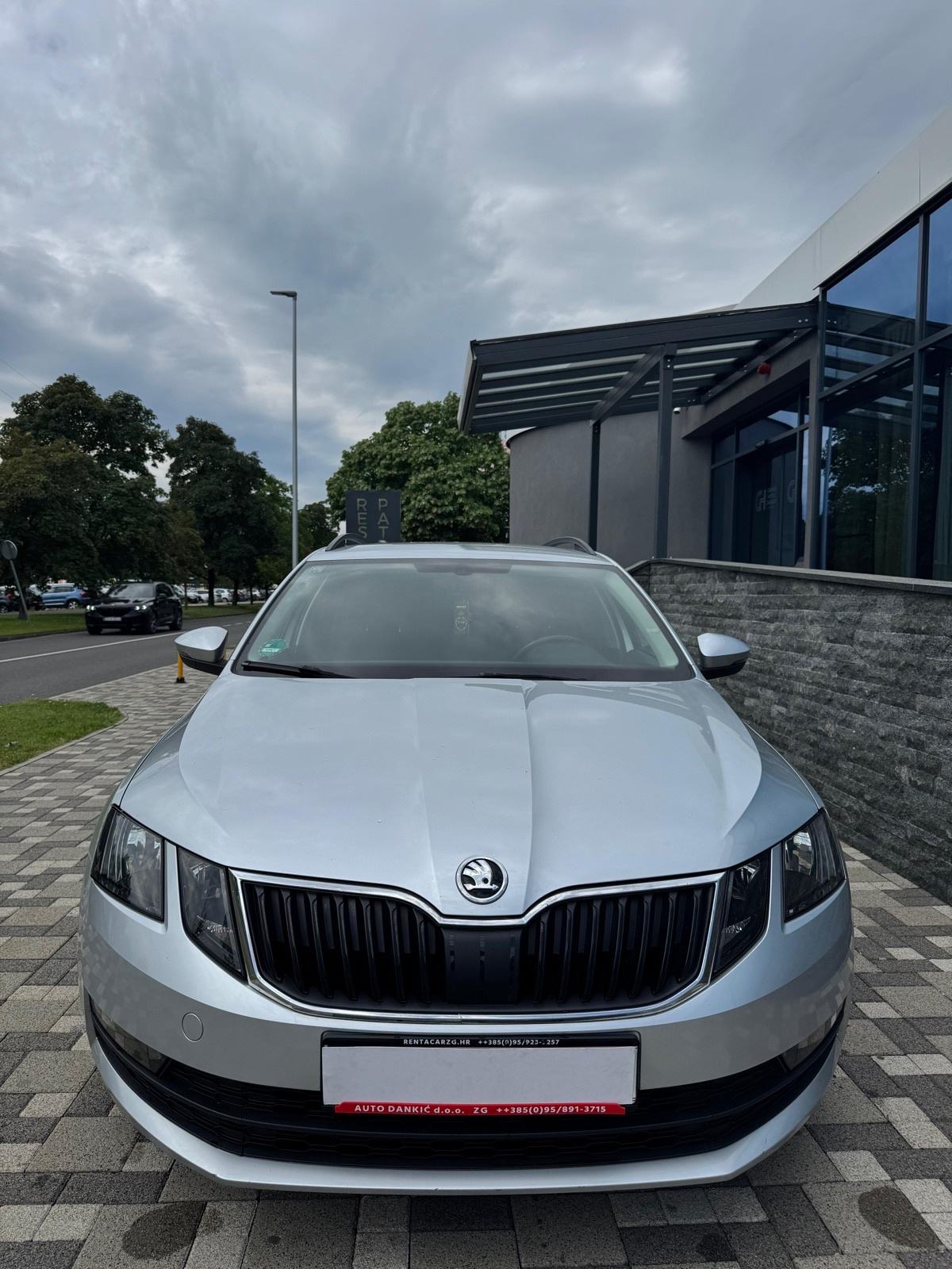 Octavia 1,6 TDI*R1*AUTOMATIK**alu 17 KAO NOV**NEMA PRENOSA Više komada, fotografija 7