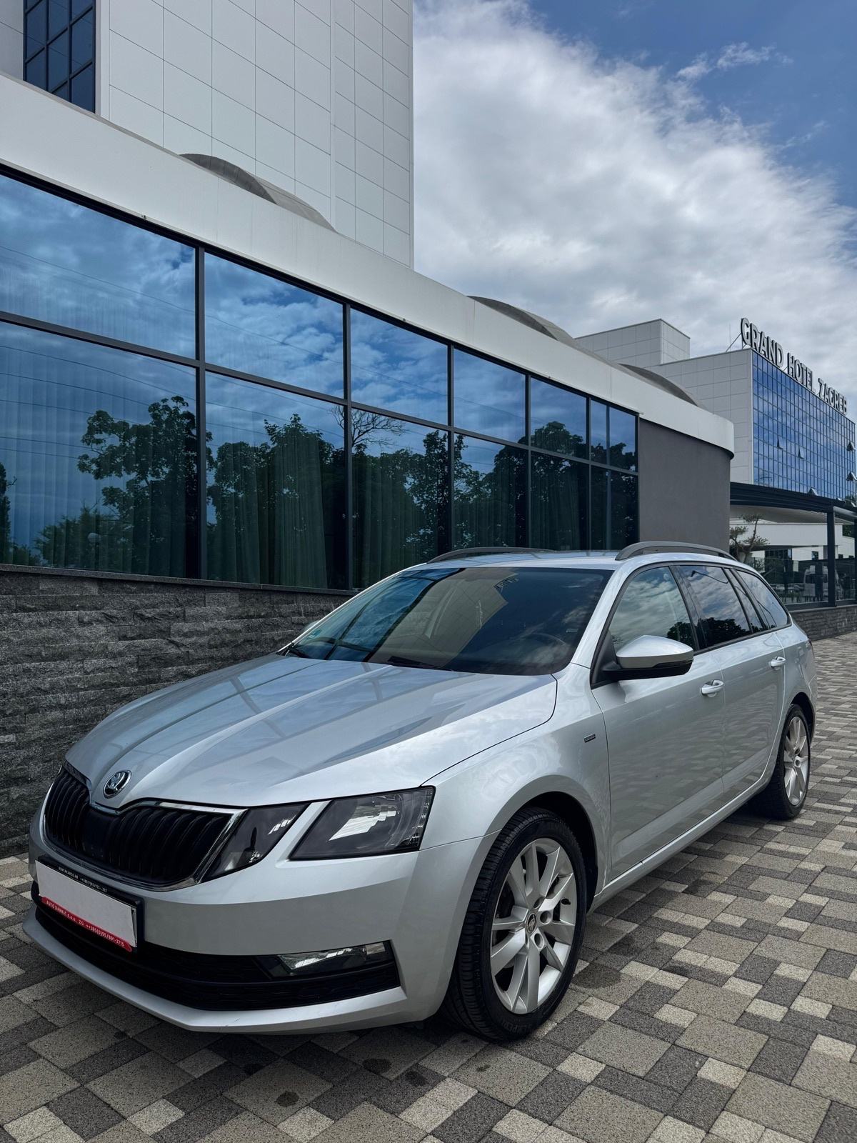 Octavia 1,6 TDI*R1*AUTOMATIK**alu 17 KAO NOV**NEMA PRENOSA Više komada, fotografija 8