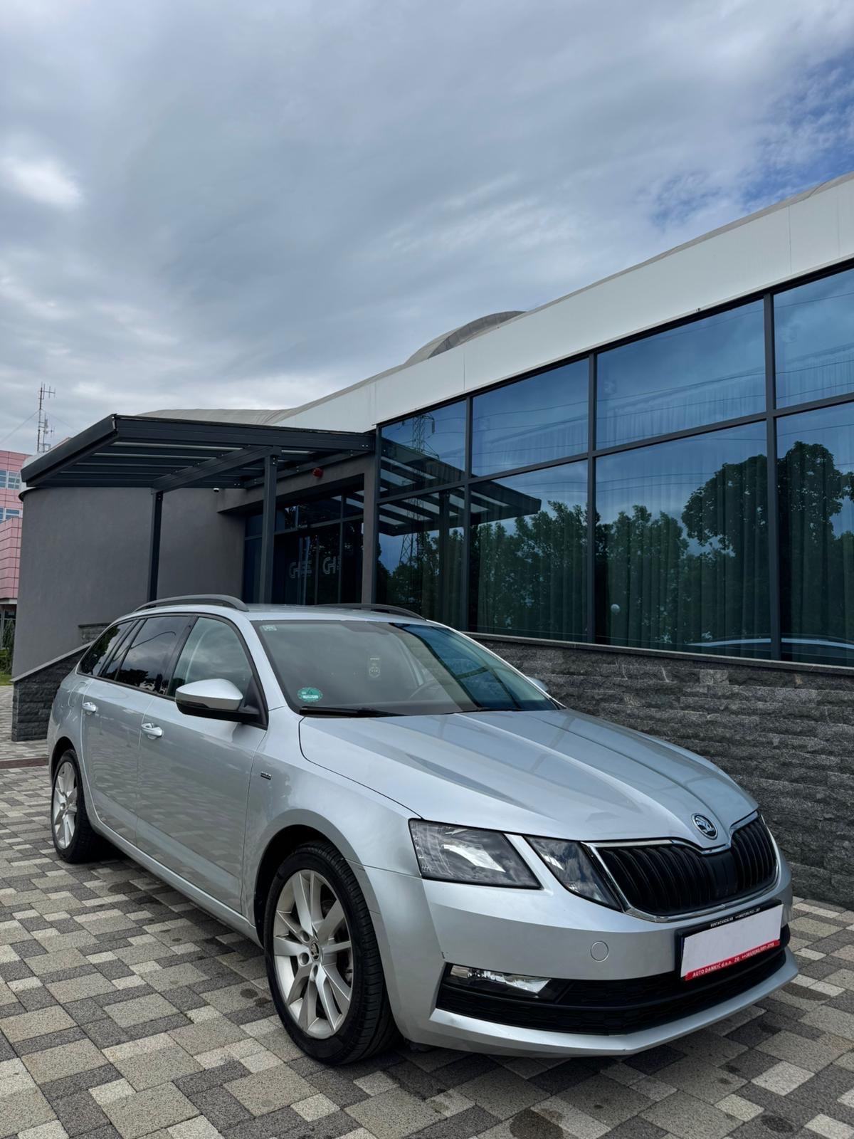 Octavia 1,6 TDI*R1*AUTOMATIK**alu 17 KAO NOV**NEMA PRENOSA Više komada, fotografija 4