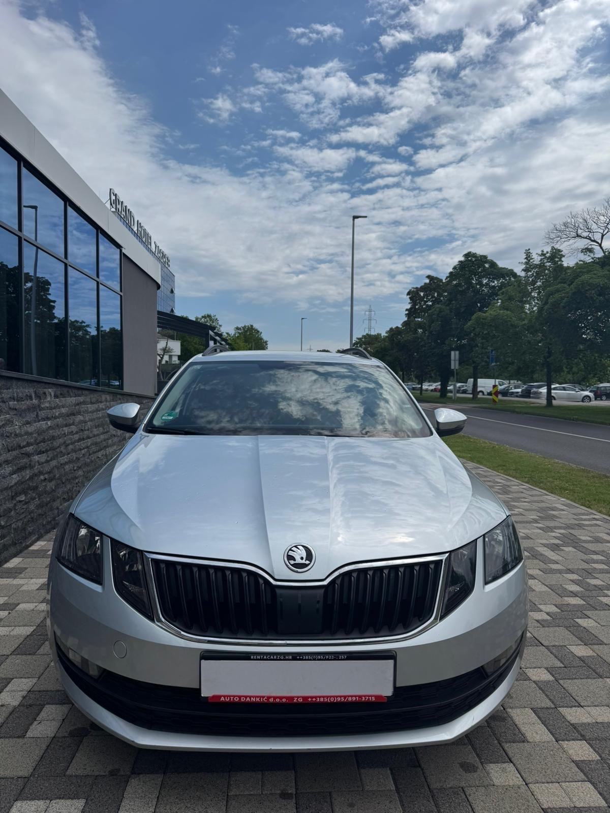 Octavia 1,6 TDI*R1*AUTOMATIK**alu 17 KAO NOV**NEMA PRENOSA Više komada, fotografija 3