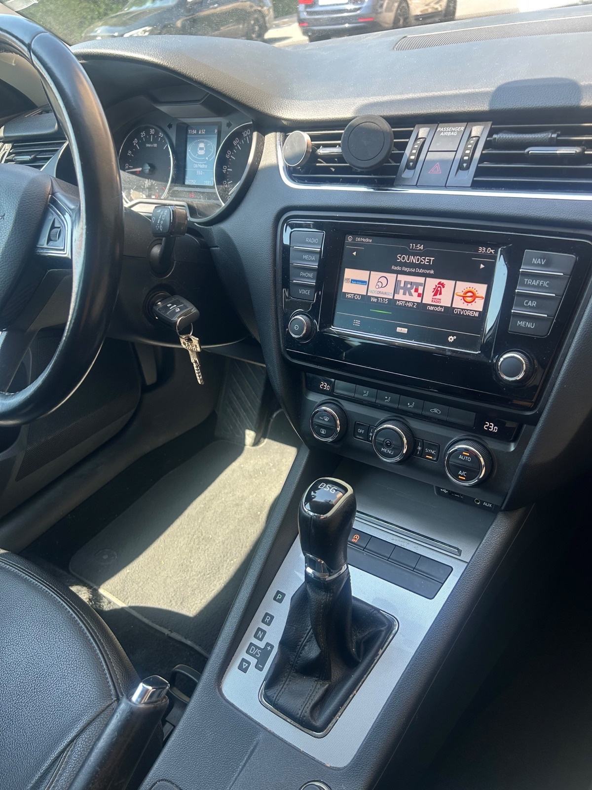 Škoda Octavia Combi 1,6 TDI DSG automatik, fotografija 9
