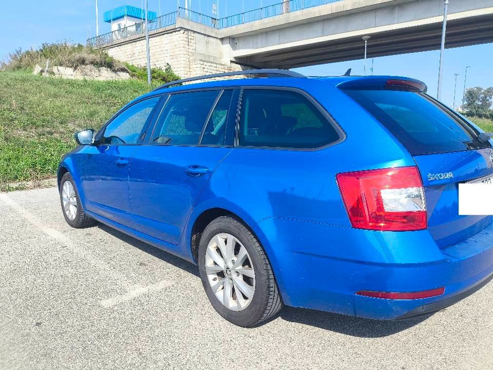 Škoda Octavia Combi 1,6 TDI DSG veliki servis odrađen, fotografija 3