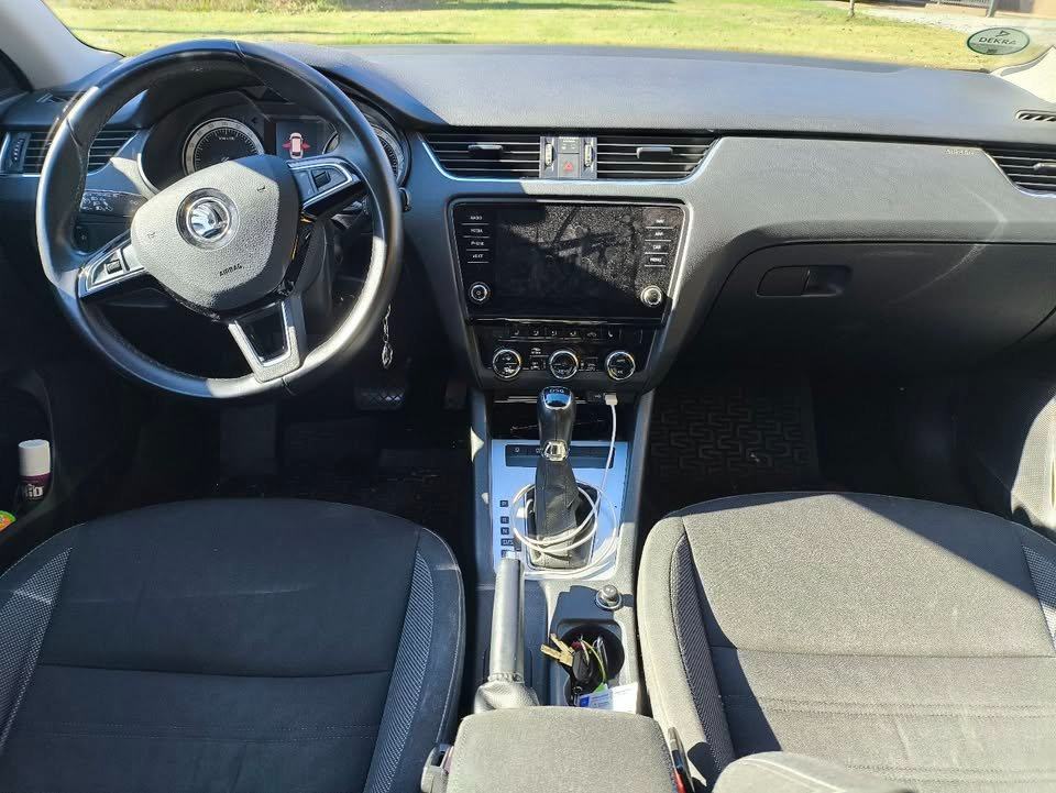 Škoda Octavia Combi 1,6 TDI DSG veliki servis odrađen, fotografija 9