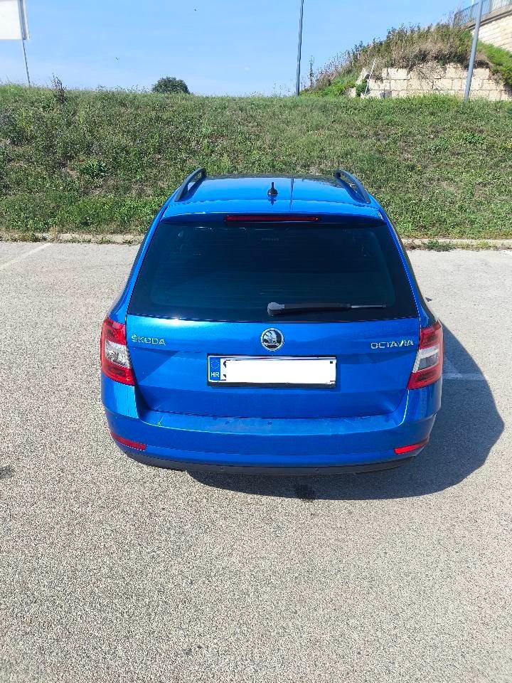 Škoda Octavia Combi 1,6 TDI DSG veliki servis odrađen, fotografija 10
