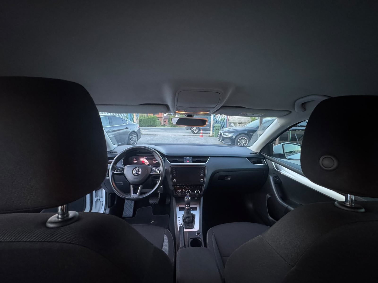 Škoda Octavia Combi 1,6 TDI*DSG *VIRTUALNI SAT*JAMSTVO 12 MJ *, fotografija 16