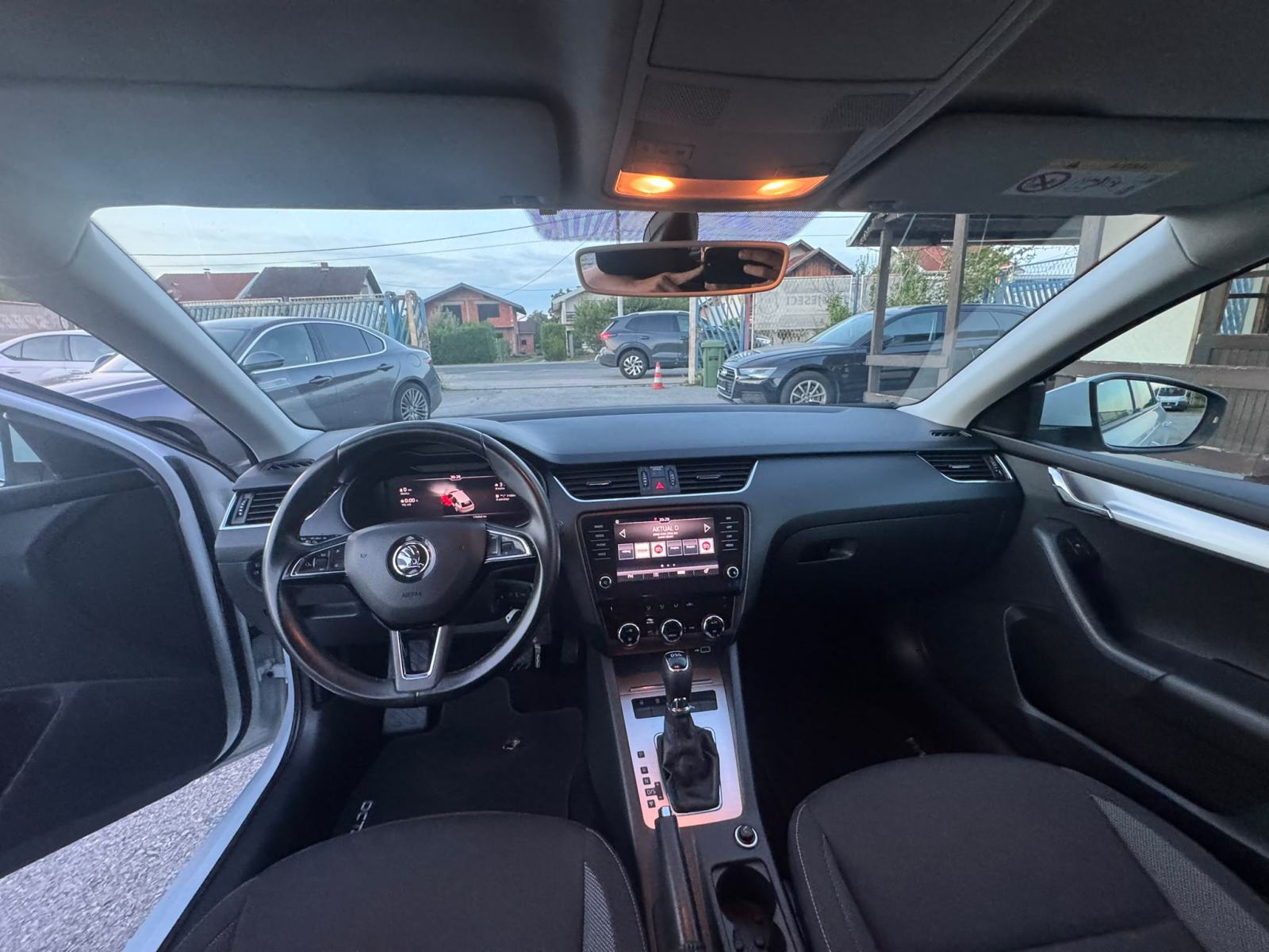 Škoda Octavia Combi 1,6 TDI*DSG *VIRTUALNI SAT*JAMSTVO 12 MJ *, fotografija 9