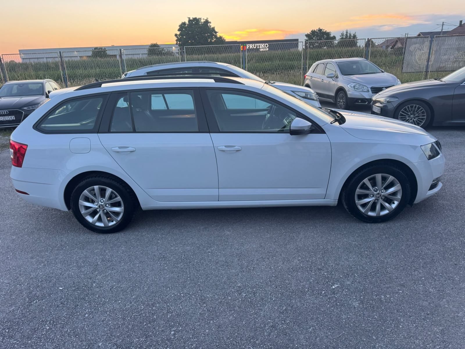 Škoda Octavia Combi 1,6 TDI*DSG *VIRTUALNI SAT*JAMSTVO 12 MJ *, fotografija 5