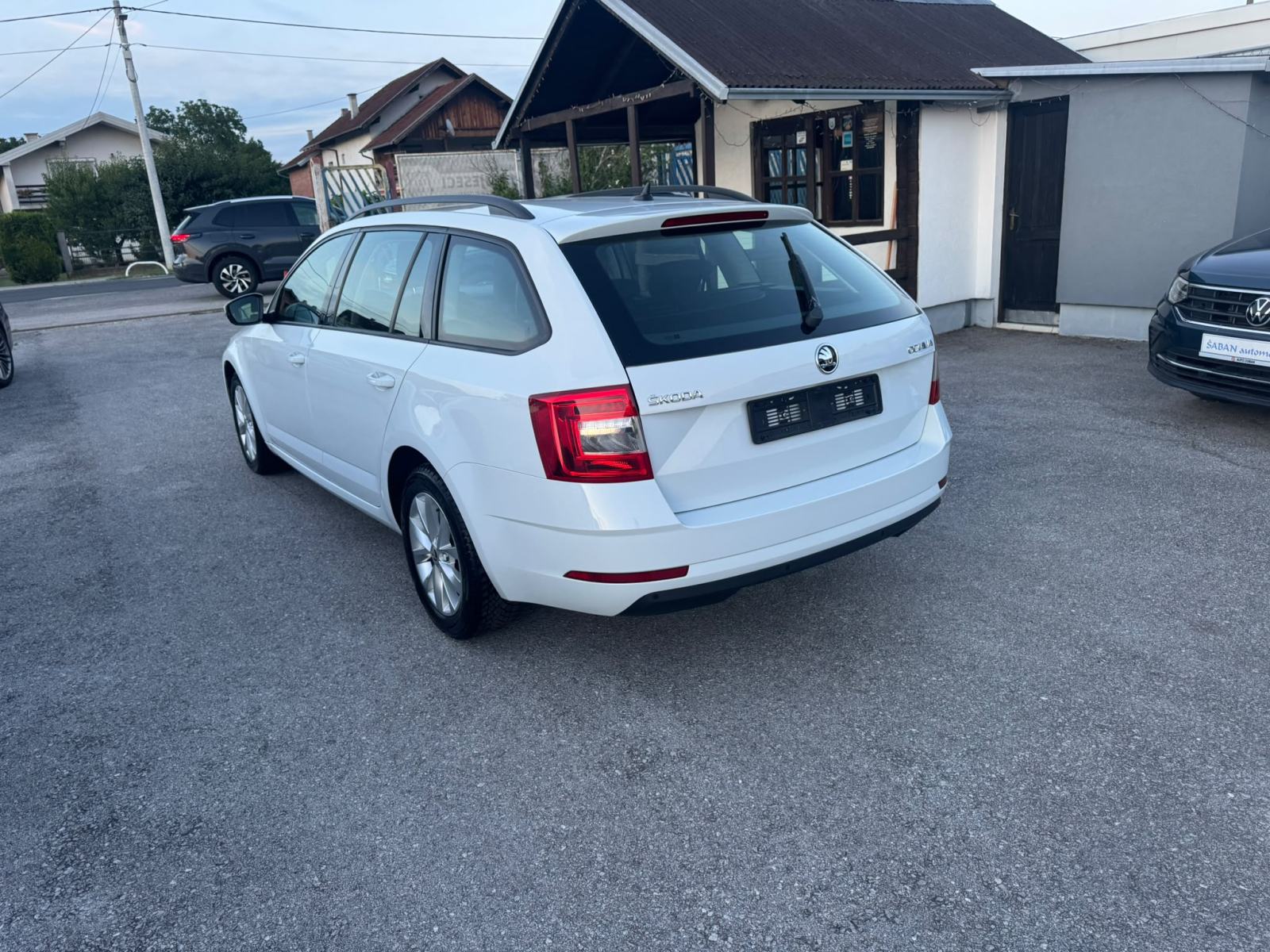 Škoda Octavia Combi 1,6 TDI*DSG *VIRTUALNI SAT*JAMSTVO 12 MJ *, fotografija 8