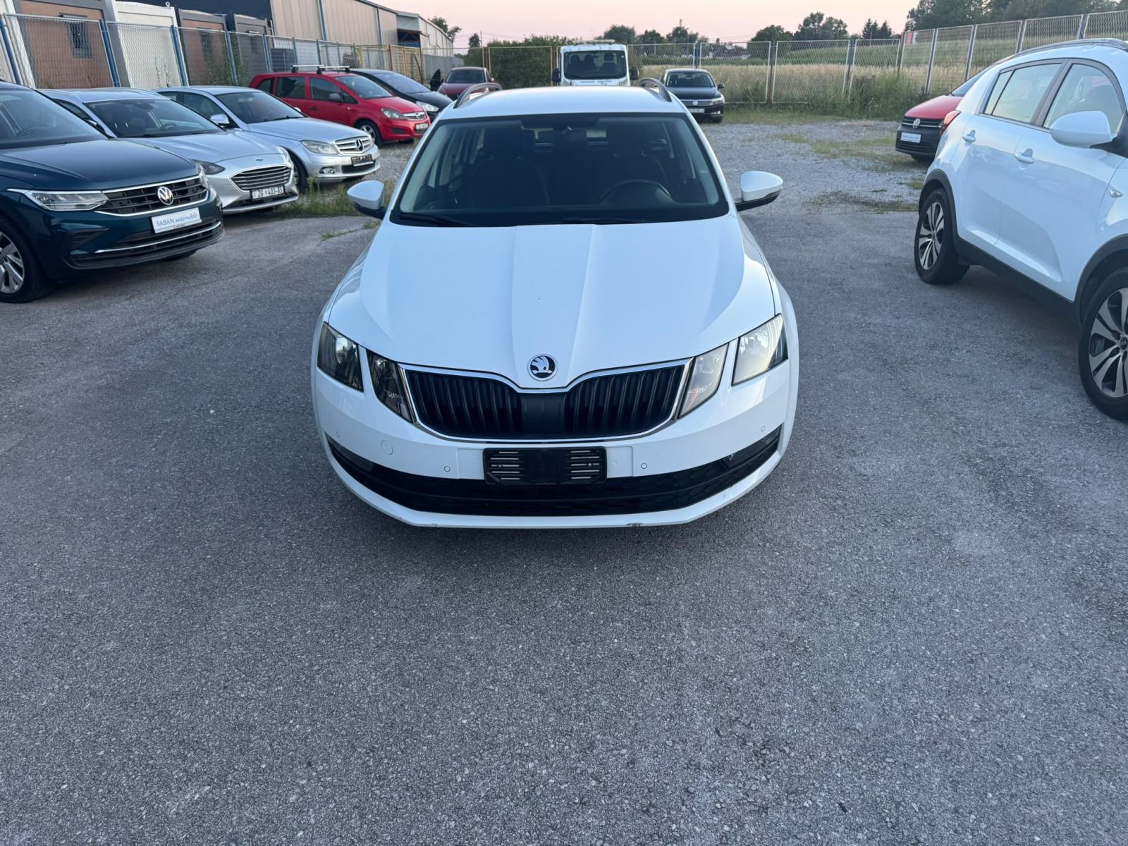 Škoda Octavia Combi 1,6 TDI*DSG *VIRTUALNI SAT*JAMSTVO 12 MJ *, fotografija 2