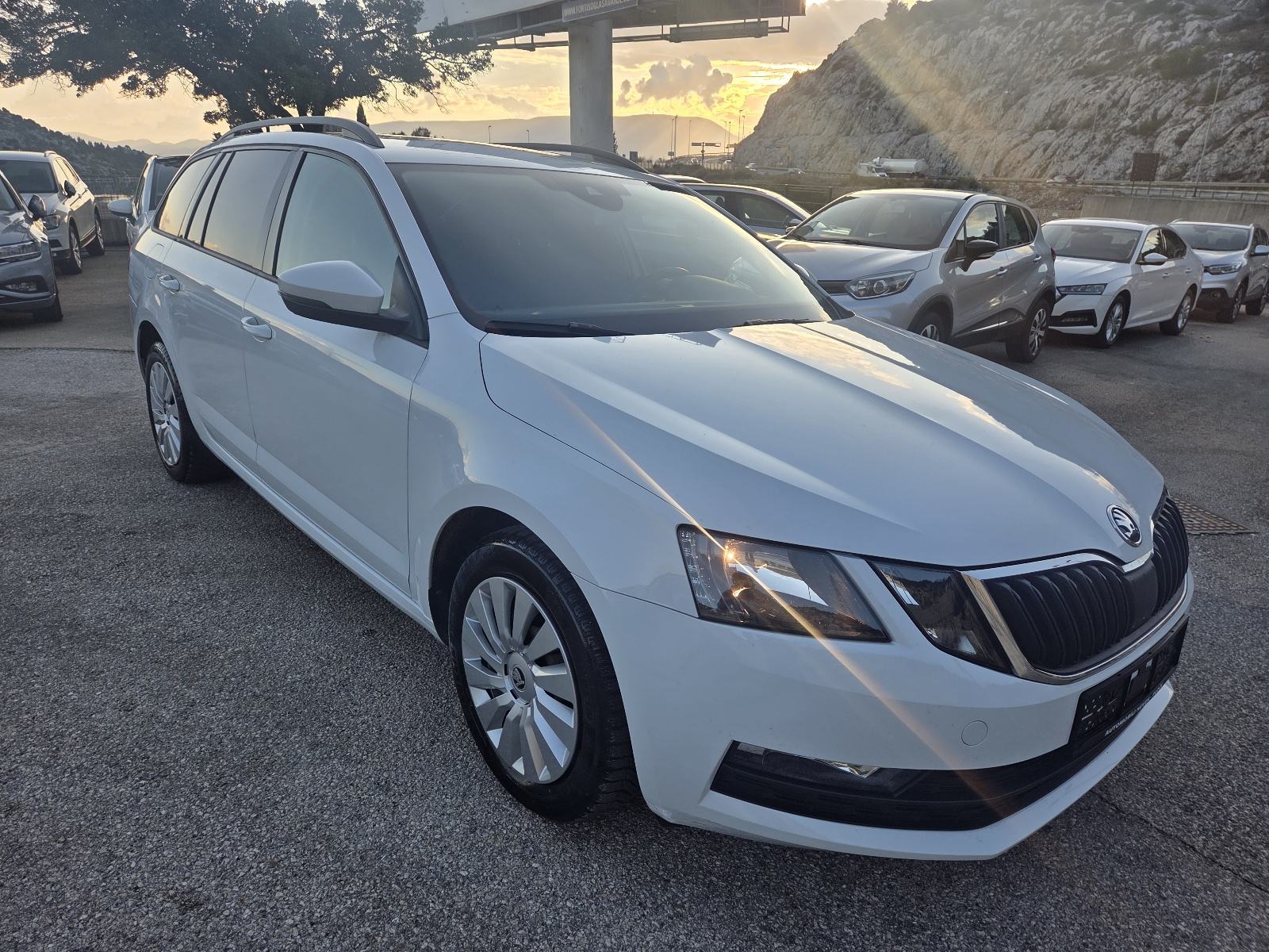 Škoda Octavia Combi 1,6 TDI ** JAMSTVO !!, pogled izvana - slika 3