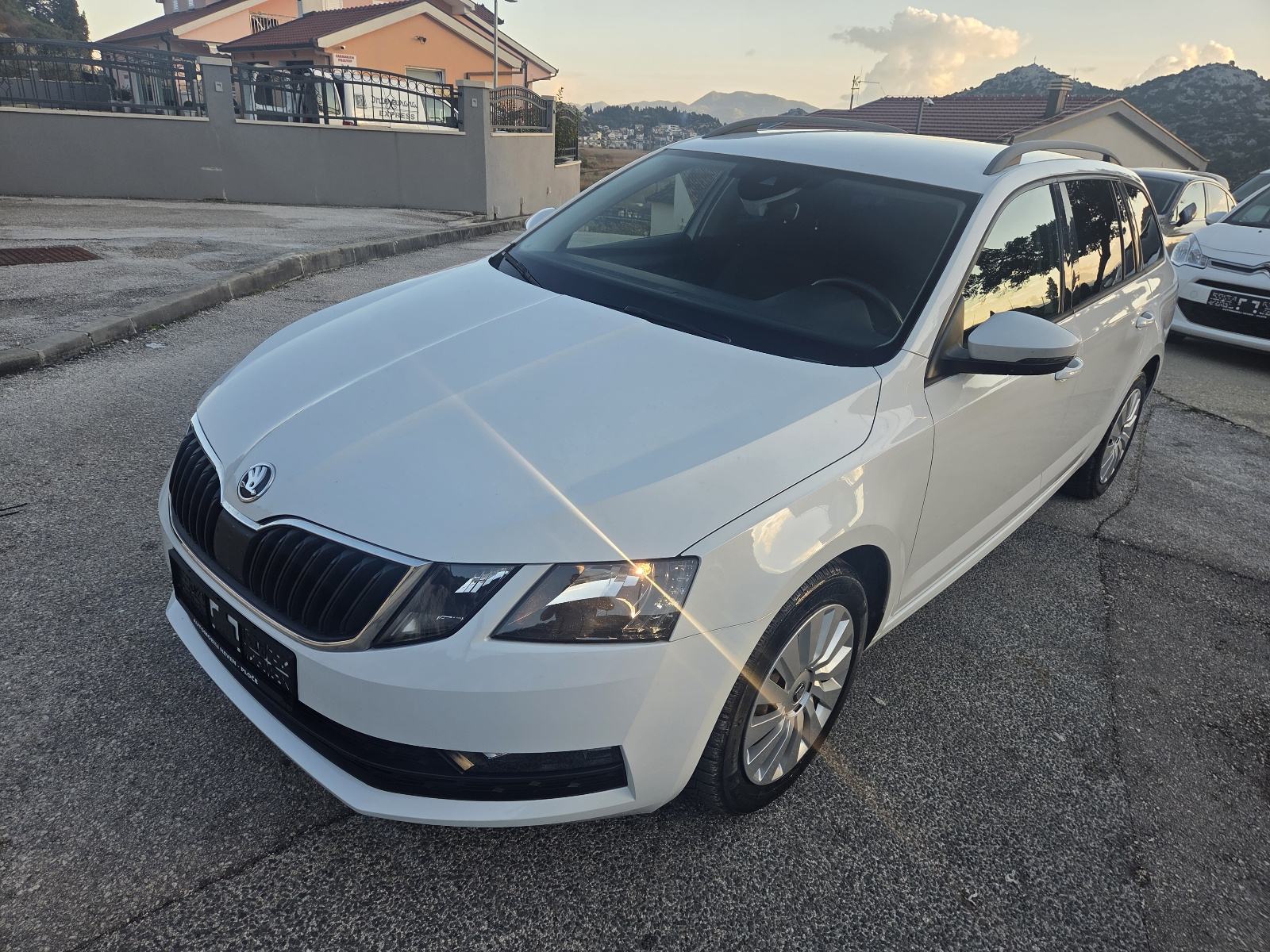 Škoda Octavia Combi 1,6 TDI ** JAMSTVO !!, fotografija 11