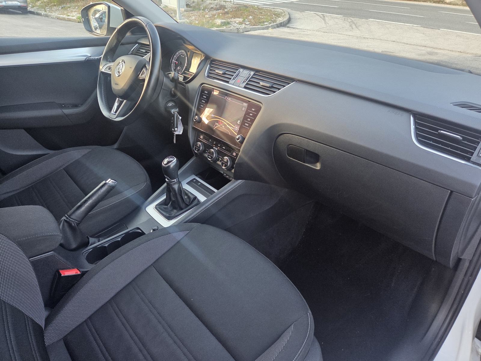 Škoda Octavia Combi 1,6 TDI ** JAMSTVO !!, fotografija 14