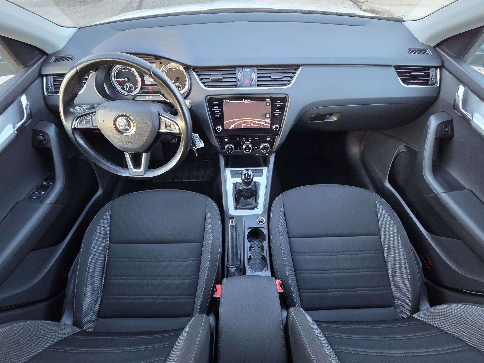 Škoda Octavia Combi 1,6 TDI ** JAMSTVO !!, fotografija 15
