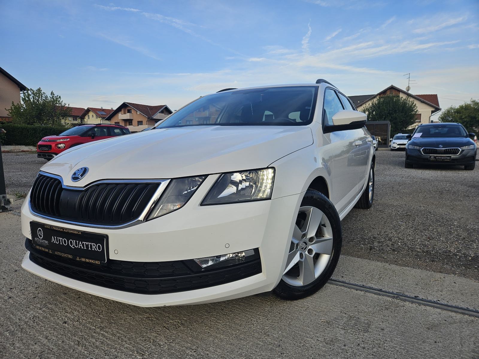 Škoda Octavia Combi 1,6 TDI /NAVIGACIJA / REDIZAJN / 24MJ.JAMSTVO TOP, fotografija 1