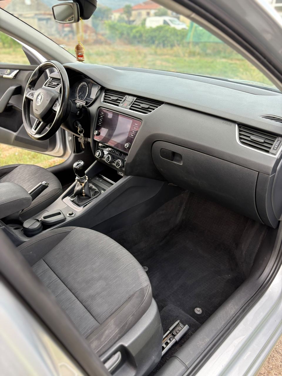 Škoda Octavia Combi 1.6 TDI OGLS IZ USLUGE ZVATI NA 099 8297721, fotografija 6