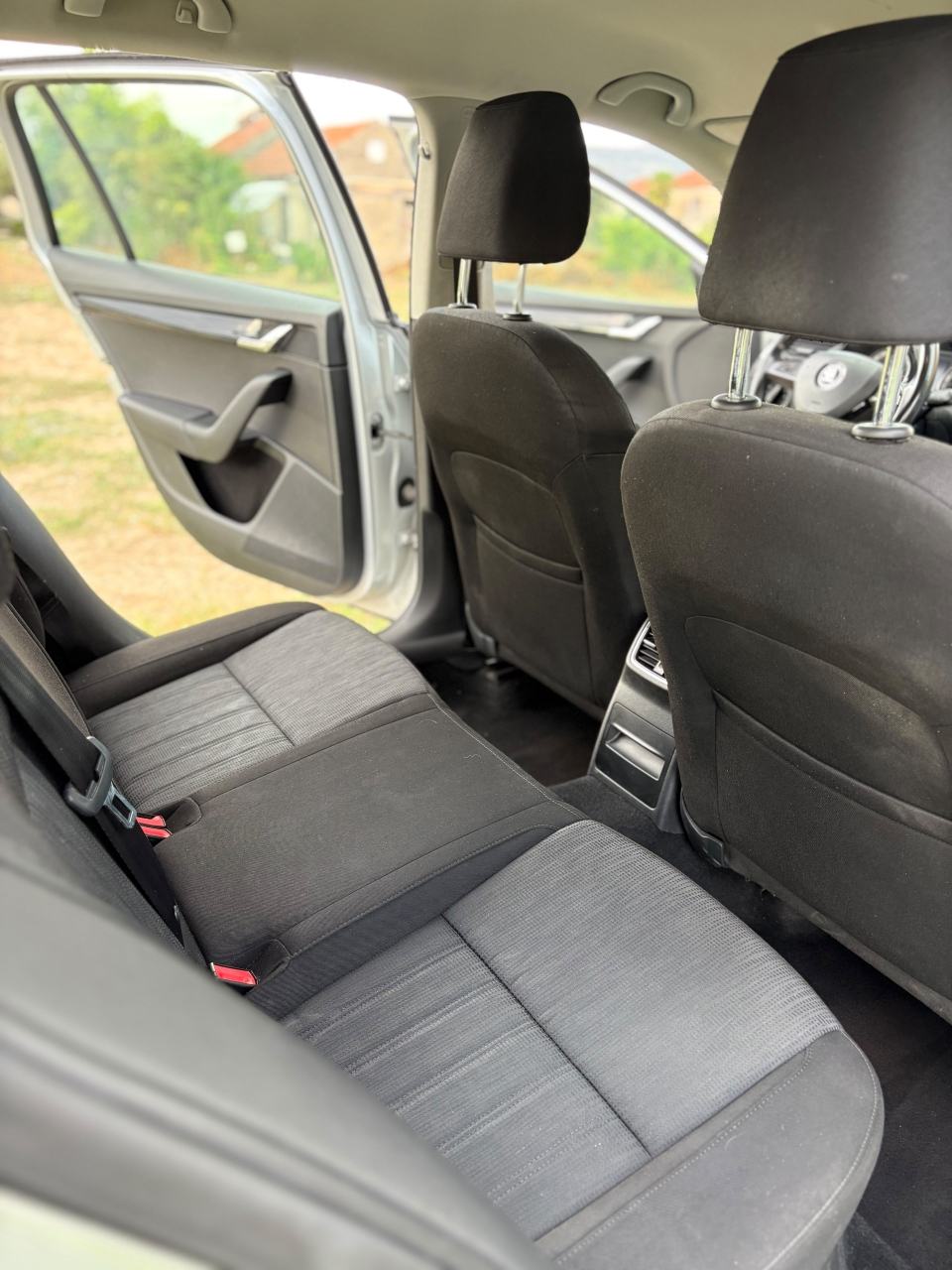 Škoda Octavia Combi 1.6 TDI OGLS IZ USLUGE ZVATI NA 099 8297721, fotografija 7