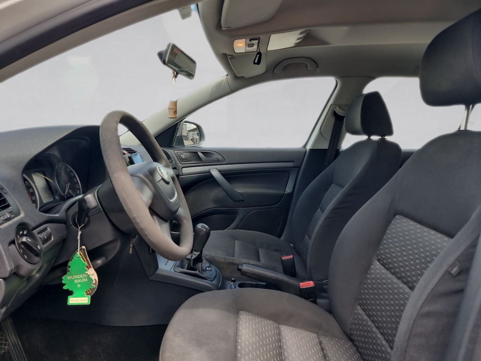 Škoda Octavia Combi 1,6 TDI, REG 06/27, fotografija 19