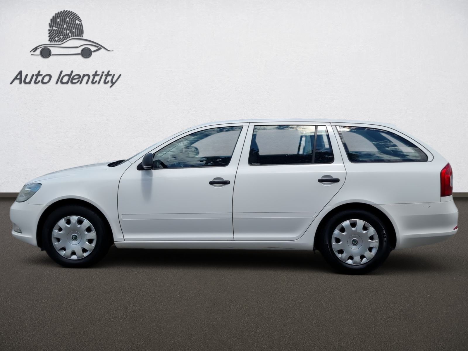 Škoda Octavia Combi 1,6 TDI, REG 06/27, fotografija 9