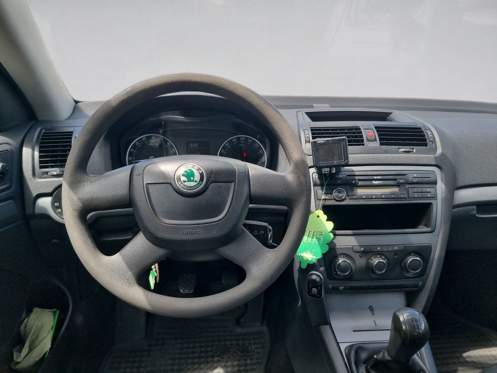 Škoda Octavia Combi 1,6 TDI, REG 06/27, fotografija 14