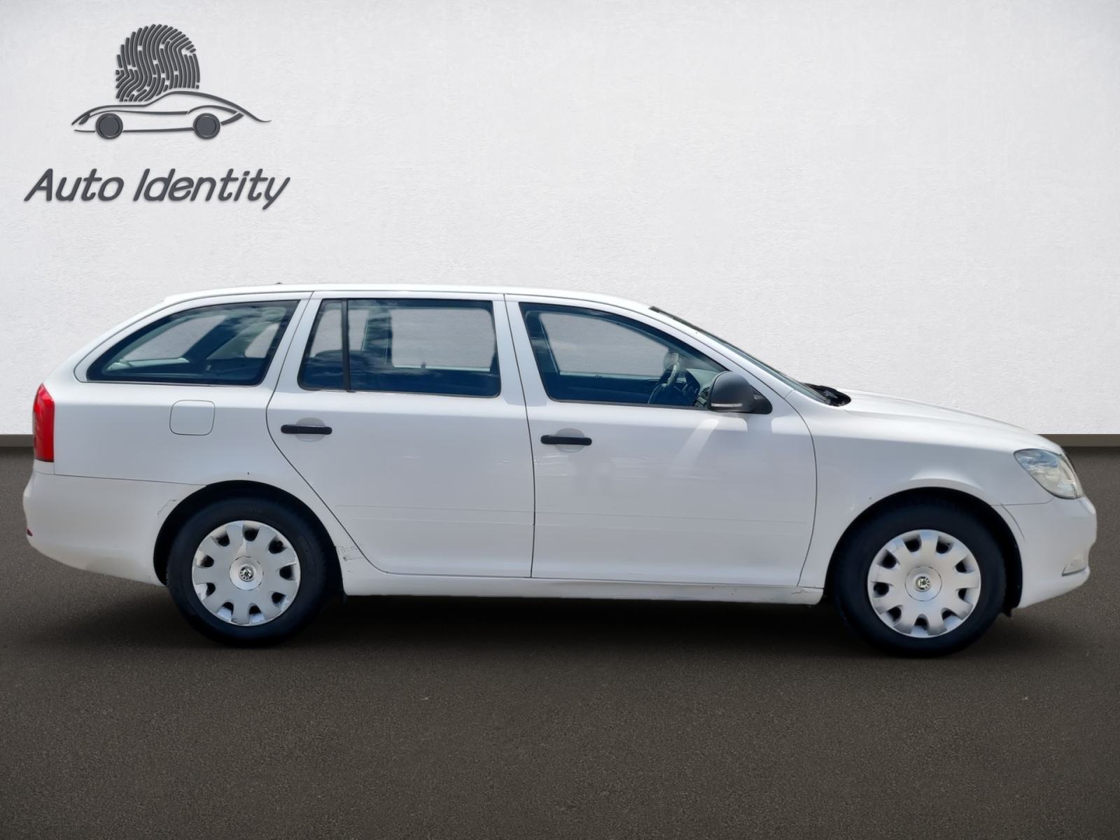 Škoda Octavia Combi 1,6 TDI, REG 06/27, fotografija 5