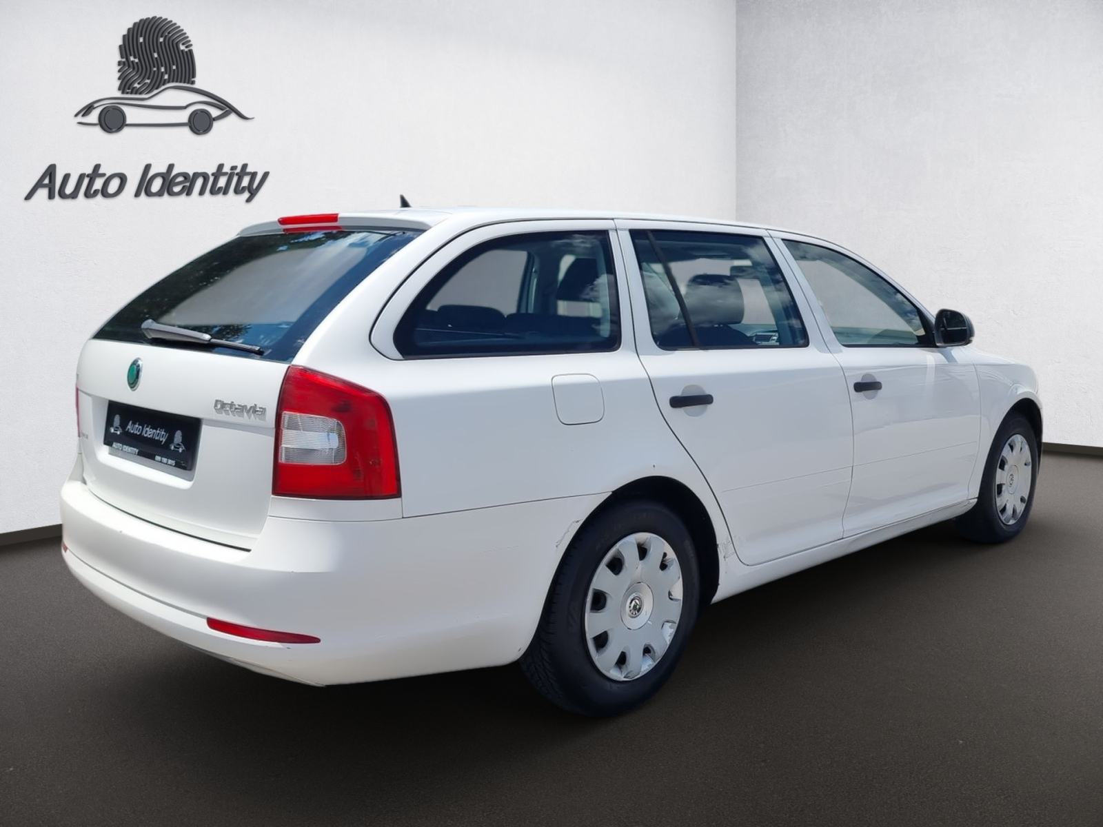 Škoda Octavia Combi 1,6 TDI, REG 06/27, fotografija 6