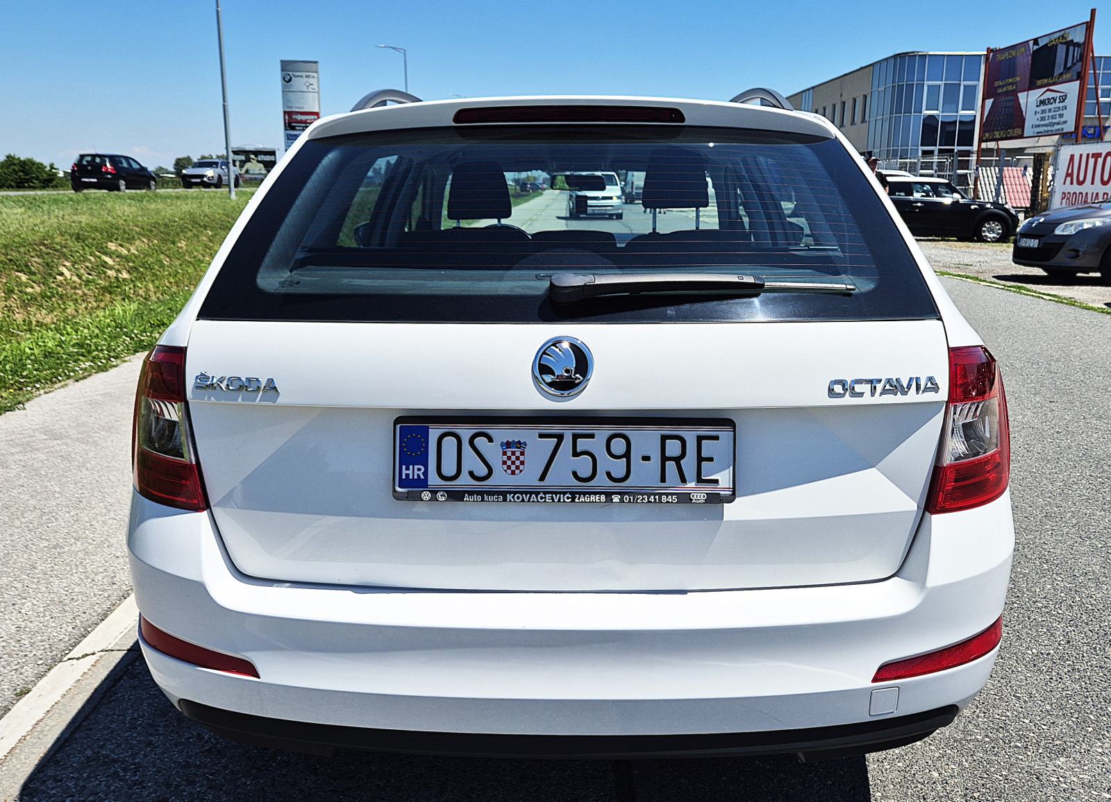 Škoda Octavia Combi 1,6 TDI**REGISTRIRAN DO 12.2026** KLIMA**SERVISNA*, fotografija 7