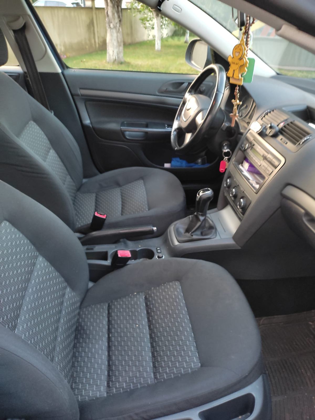 Škoda Octavia Combi 1,6 TDI 5000€, fotografija 2
