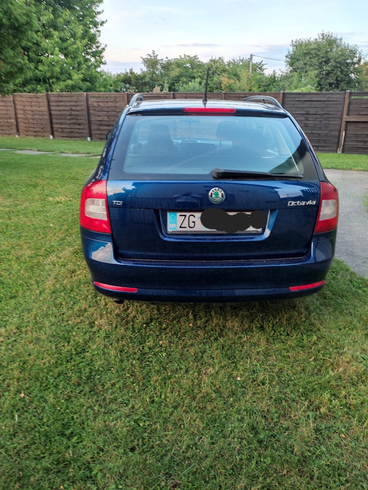 Škoda Octavia Combi 1,6 TDI 5000€, fotografija 5