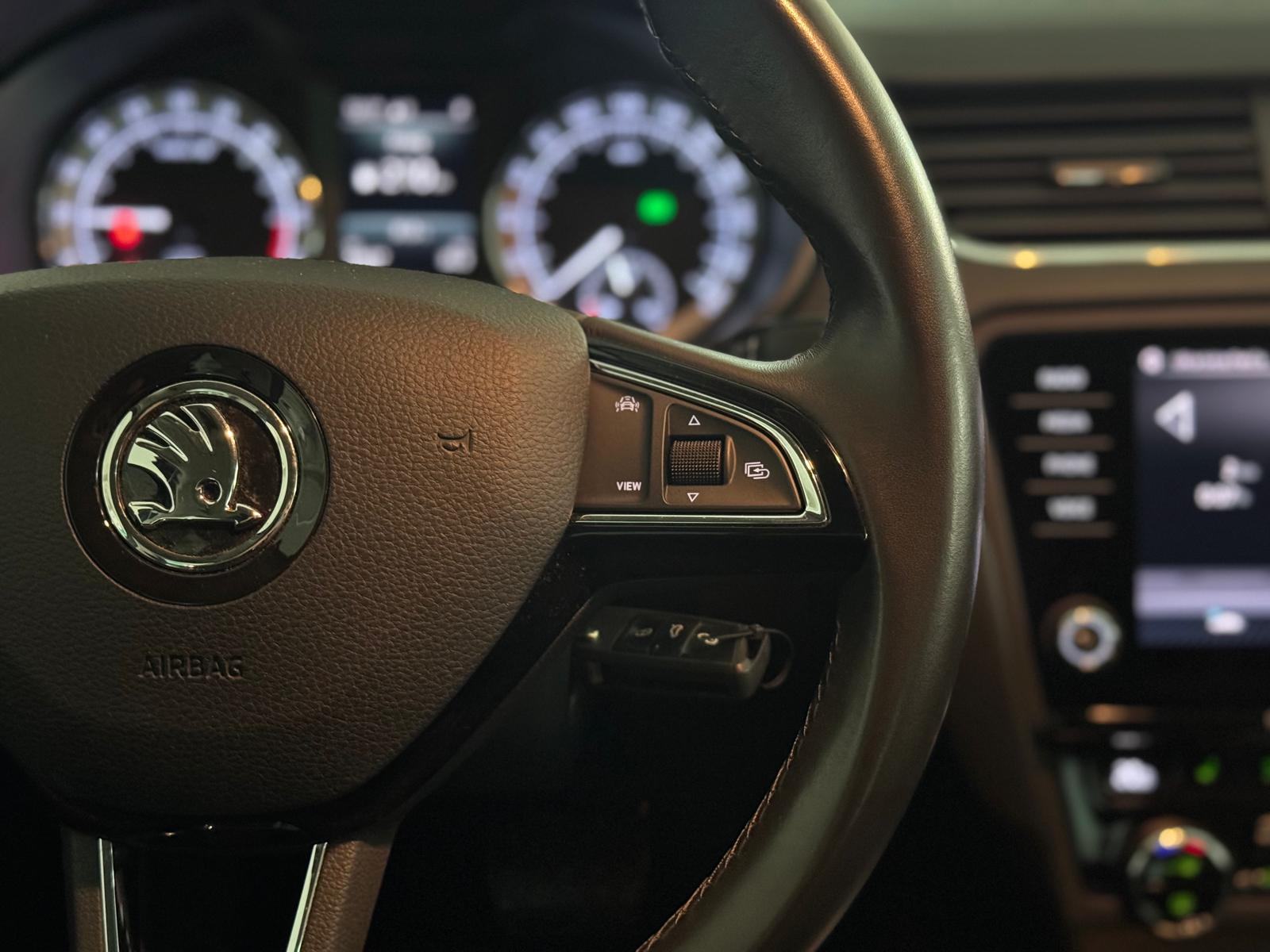 Škoda Octavia 1,6 TDI*DSG*73000KM*NAVI*DIG.KLIMA*GARANCIJA 1G*, fotografija 16