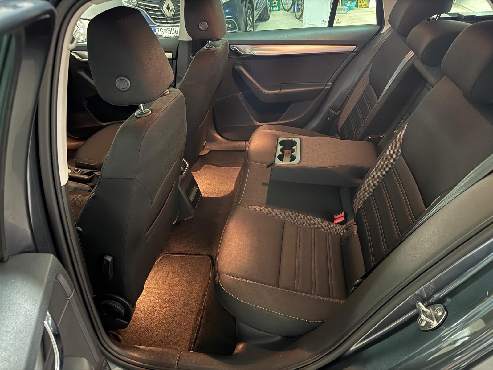 Škoda Octavia 1,6 TDI*DSG*73000KM*NAVI*DIG.KLIMA*GARANCIJA 1G*, fotografija 10