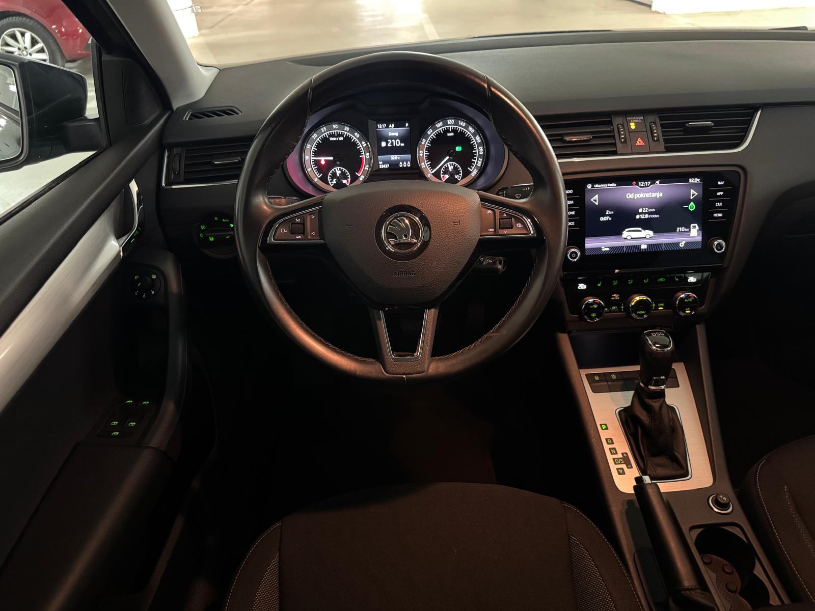 Škoda Octavia 1,6 TDI*DSG*73000KM*NAVI*DIG.KLIMA*GARANCIJA 1G*, fotografija 14