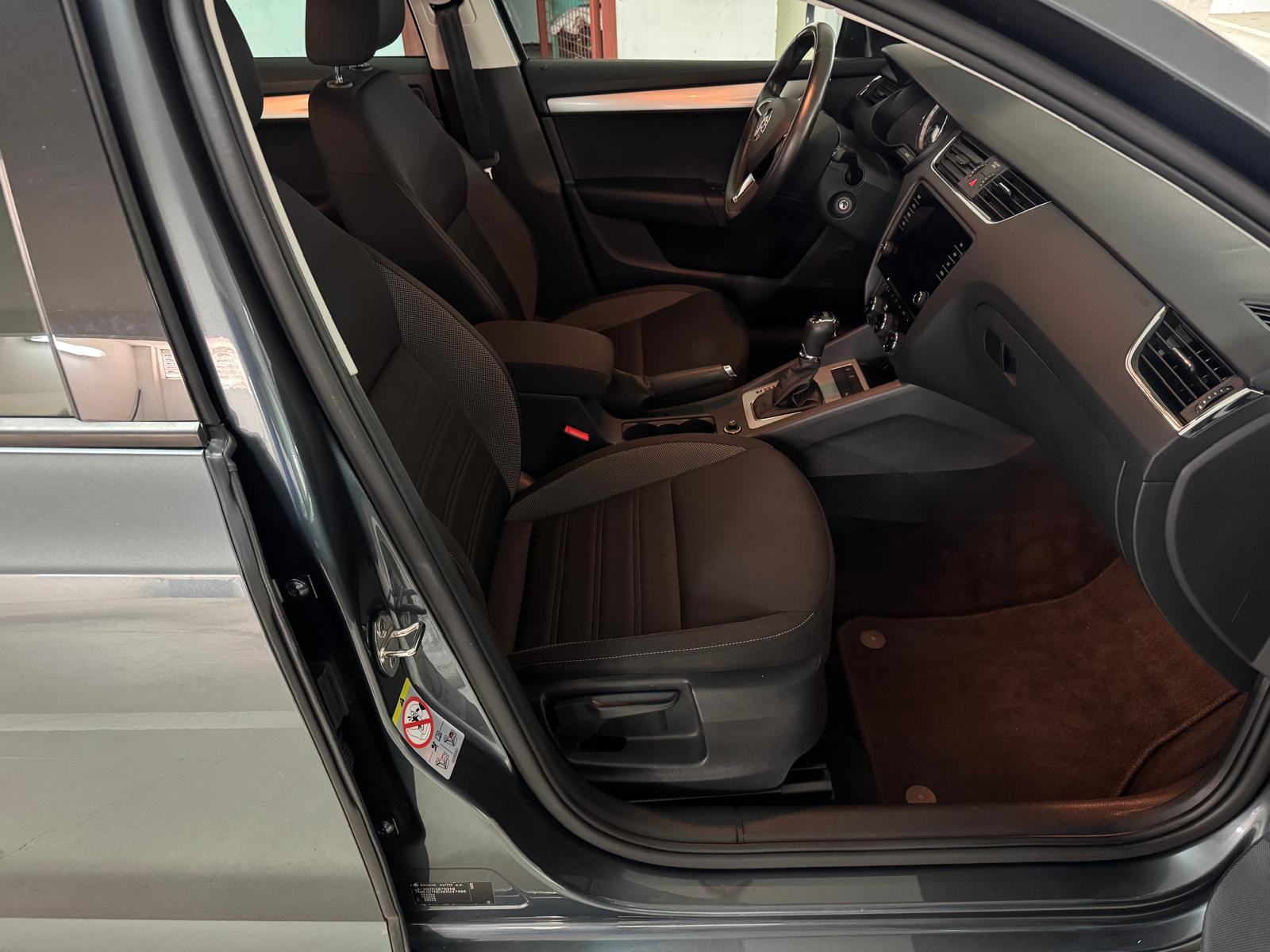 Škoda Octavia 1,6 TDI*DSG*73000KM*NAVI*DIG.KLIMA*GARANCIJA 1G*, fotografija 11