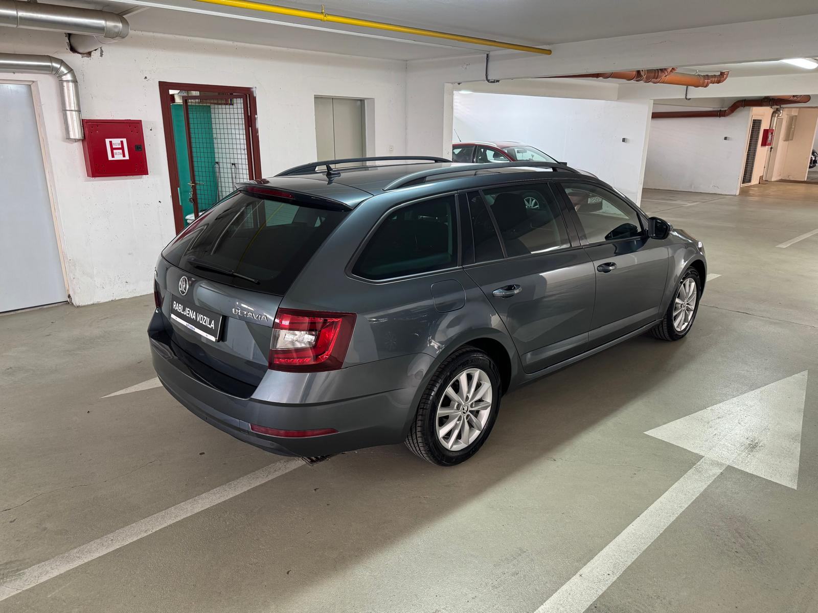 Škoda Octavia 1,6 TDI*DSG*73000KM*NAVI*DIG.KLIMA*GARANCIJA 1G*, fotografija 5