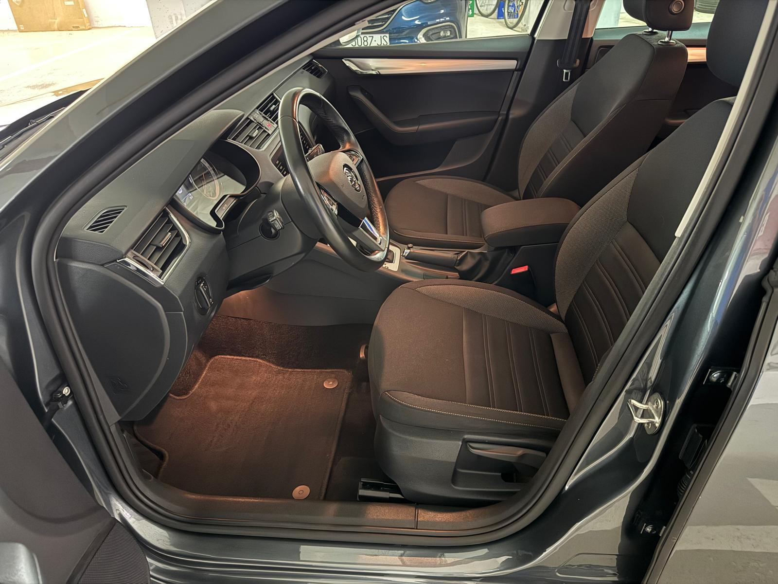 Škoda Octavia 1,6 TDI*DSG*73000KM*NAVI*DIG.KLIMA*GARANCIJA 1G*, fotografija 9