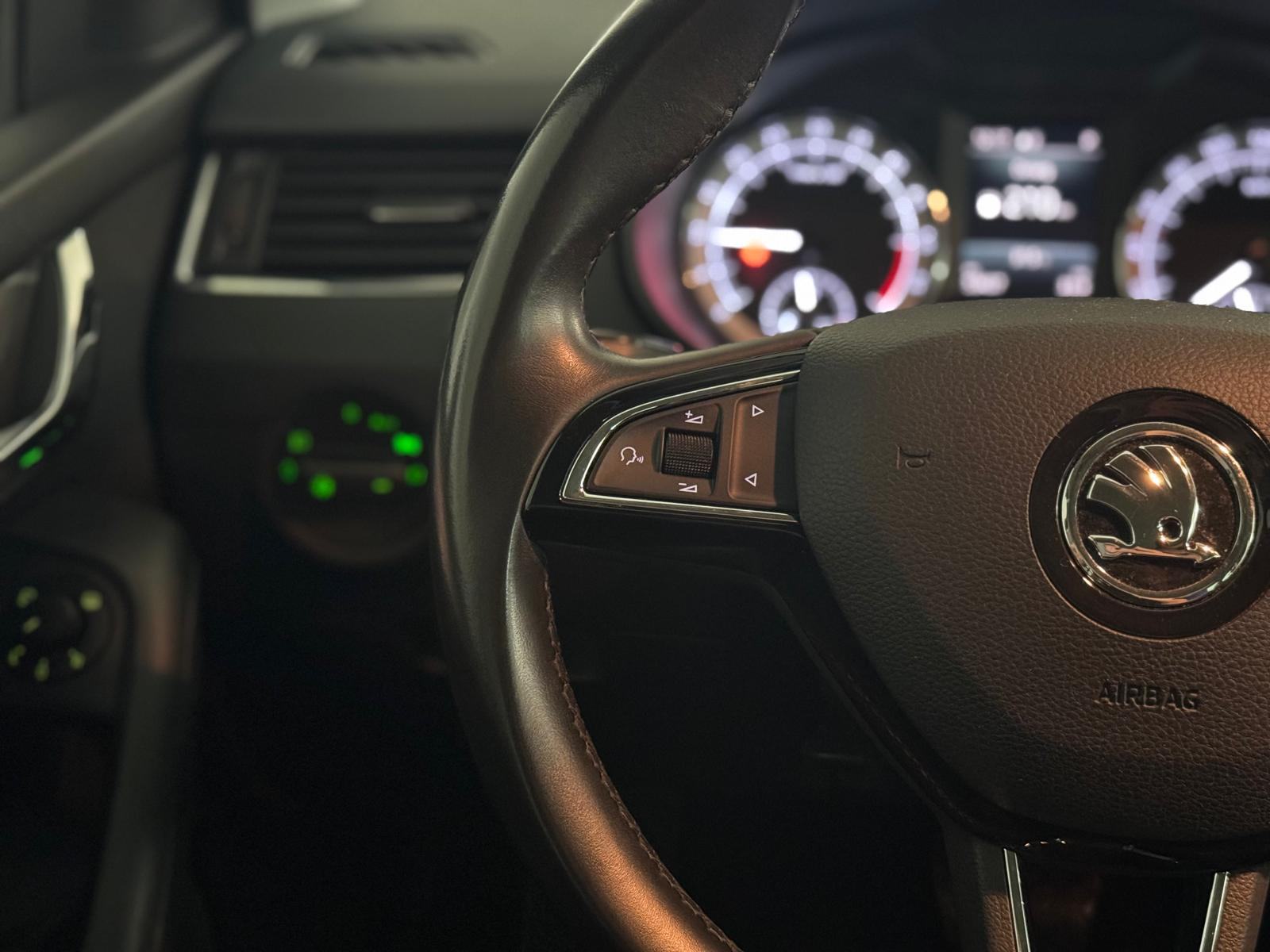 Škoda Octavia 1,6 TDI*DSG*73000KM*NAVI*DIG.KLIMA*GARANCIJA 1G*, fotografija 15